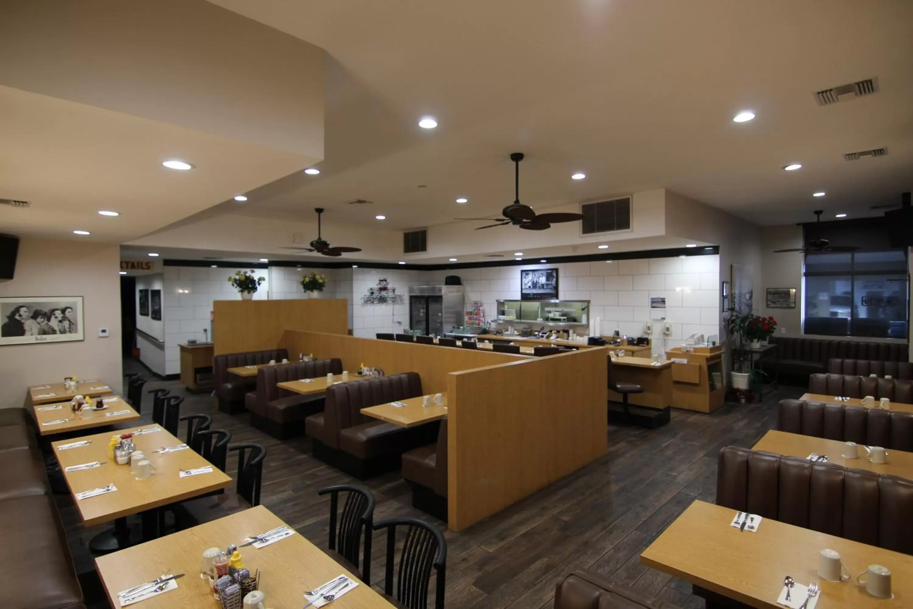 Restaurant/places to eat in Dunes Inn - Sunset Restaurant/places to eat in Dunes Inn - Sunset