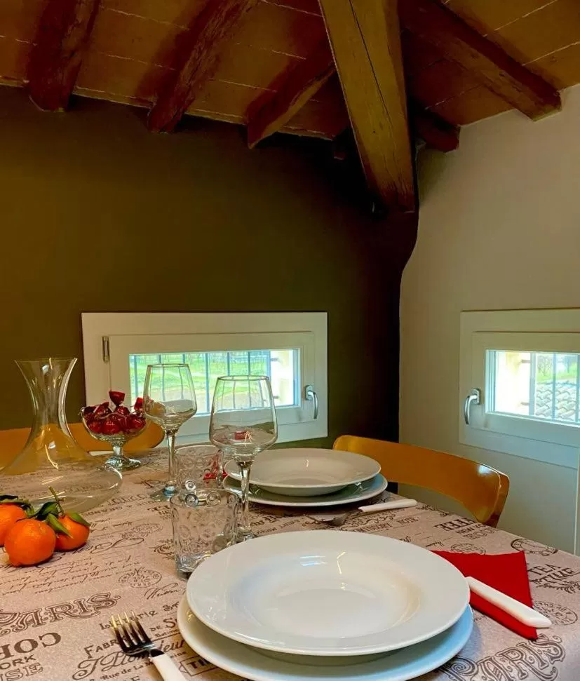 Dining Area in La Casa di Valeria - Modena