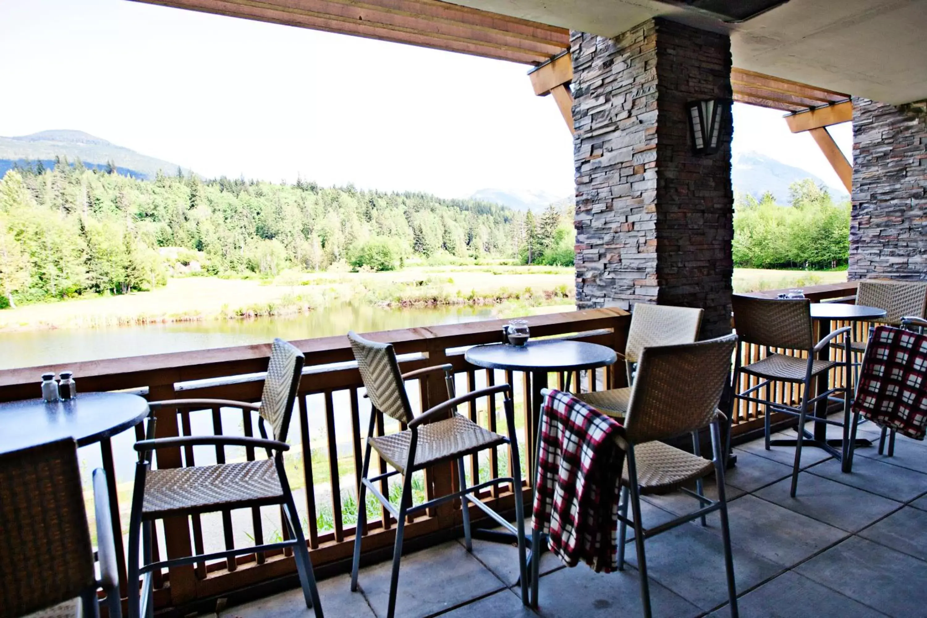 Restaurant/places to eat in Executive Suites Hotel and Resort, Squamish