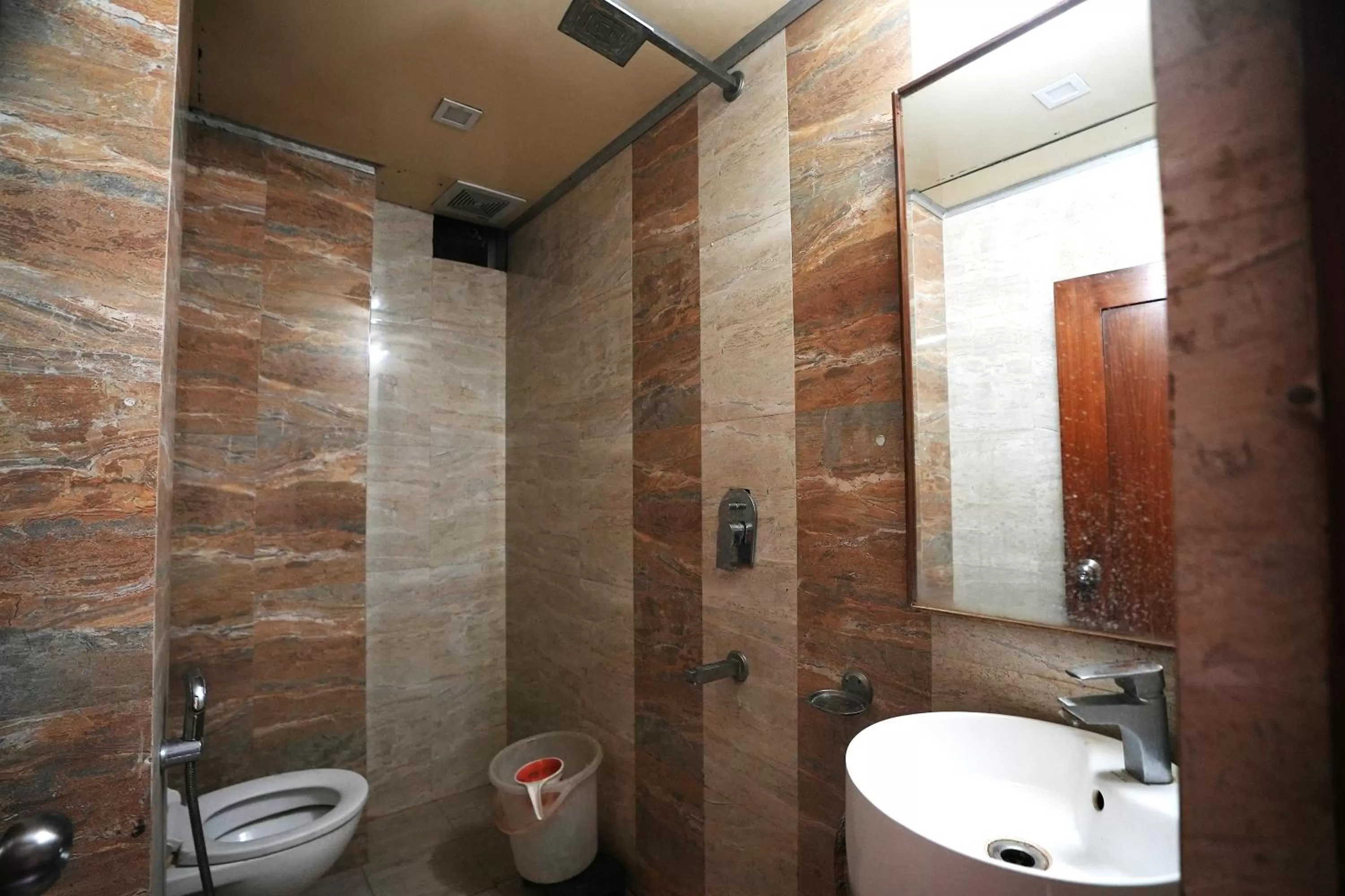 Bathroom in Hotel Madurai