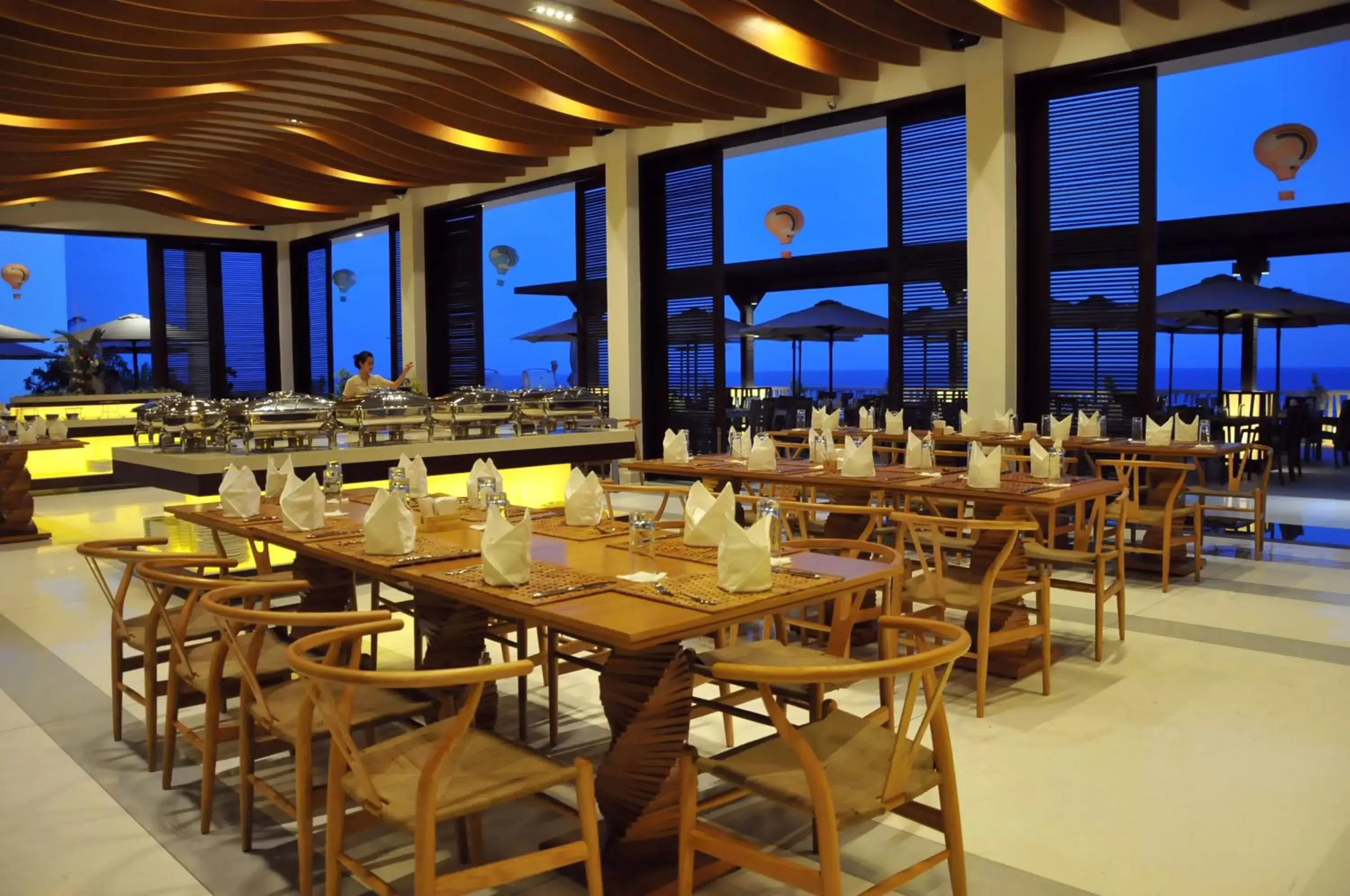 Restaurant/Places to Eat in The Cliff Resort & Residences