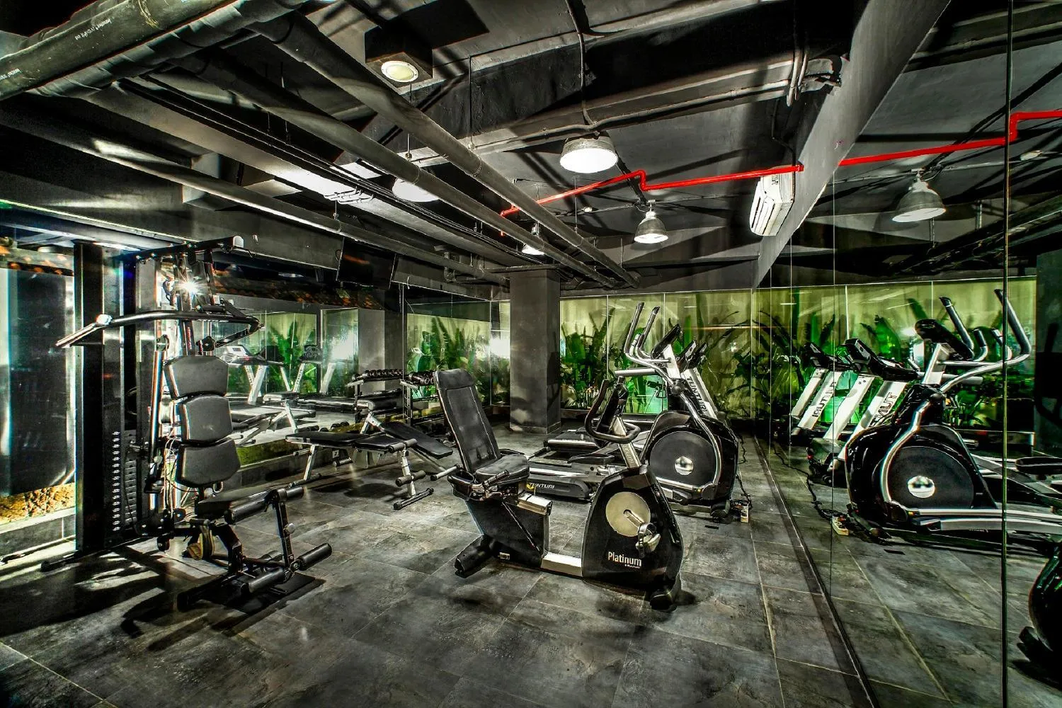 Fitness centre/facilities in Bedrock Hotel Kuta