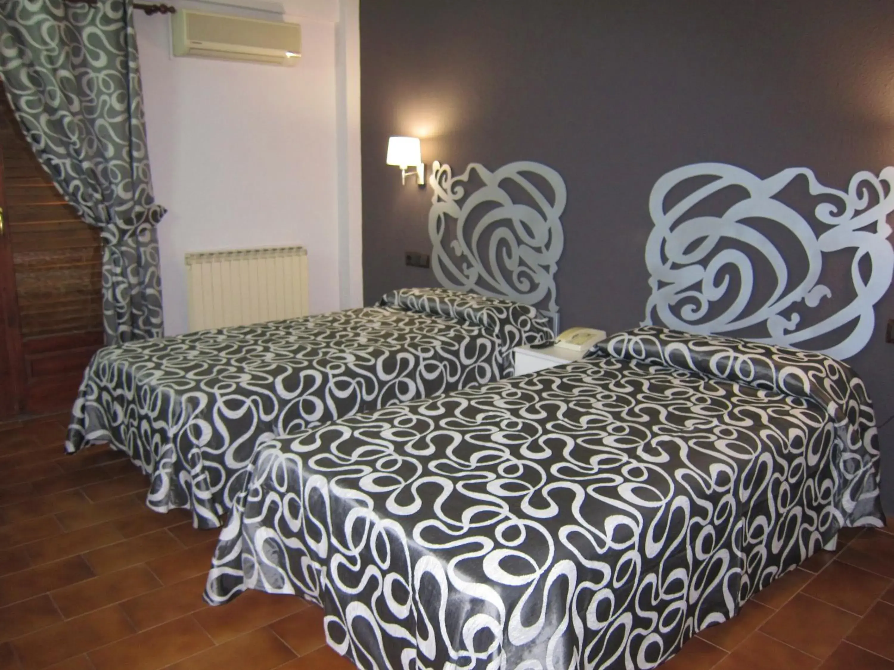 Photo of the whole room, Bed in Hotel Meson de LAinsa