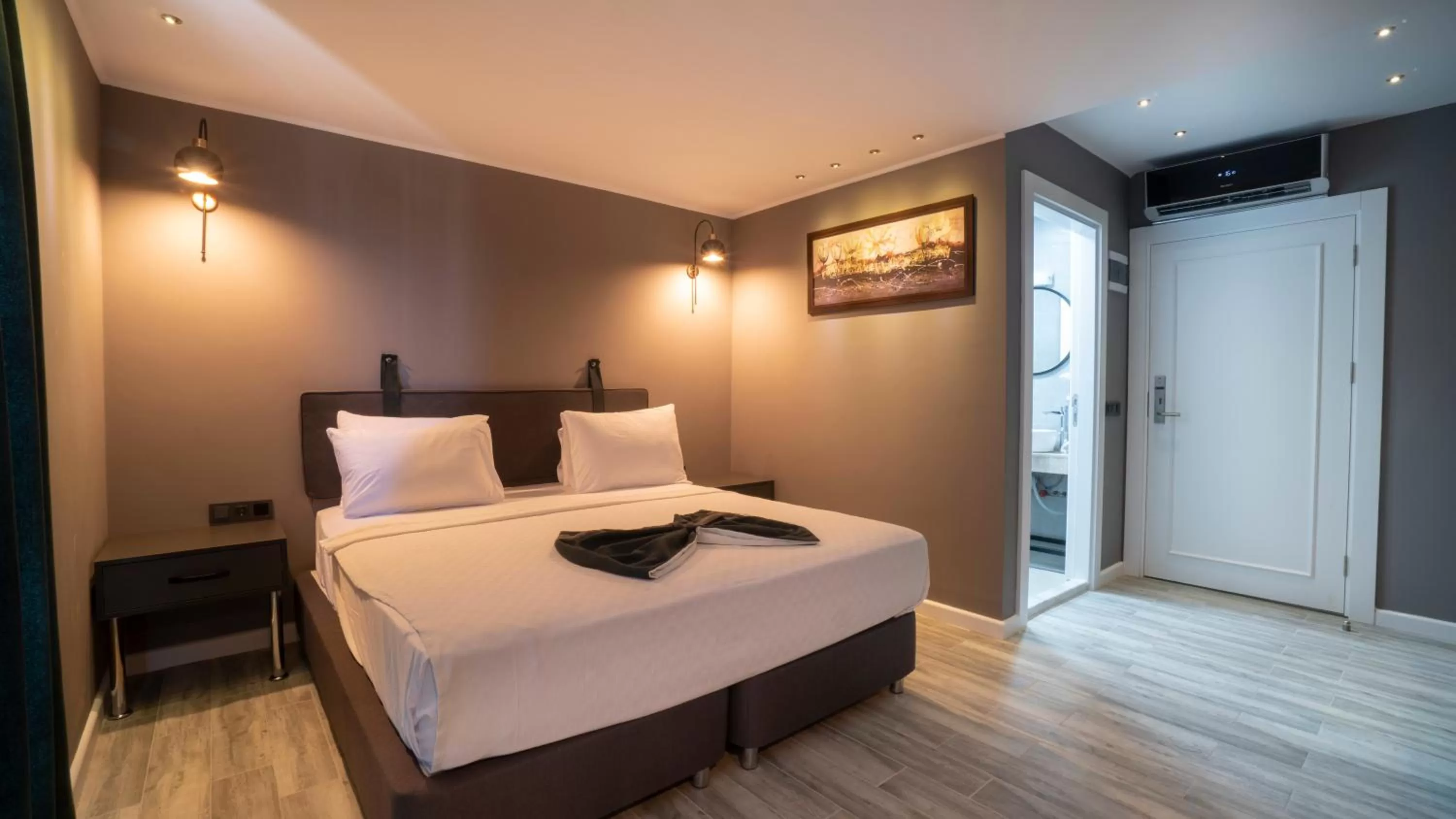 Photo of the whole room, Bed in Estera Hotel Silent