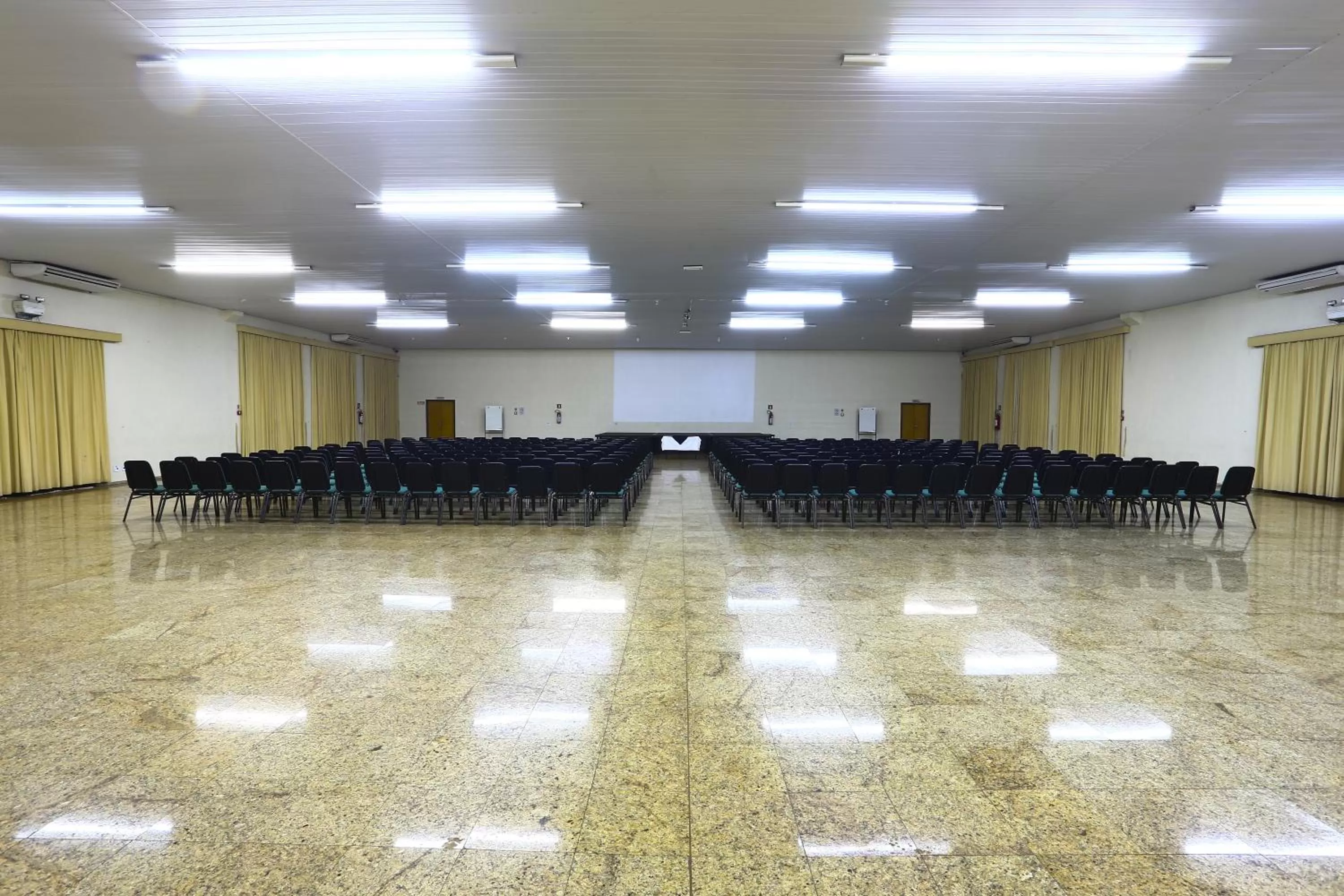 Business facilities in Hotel Dan Inn Uberaba & Convenções By Nacional Inn