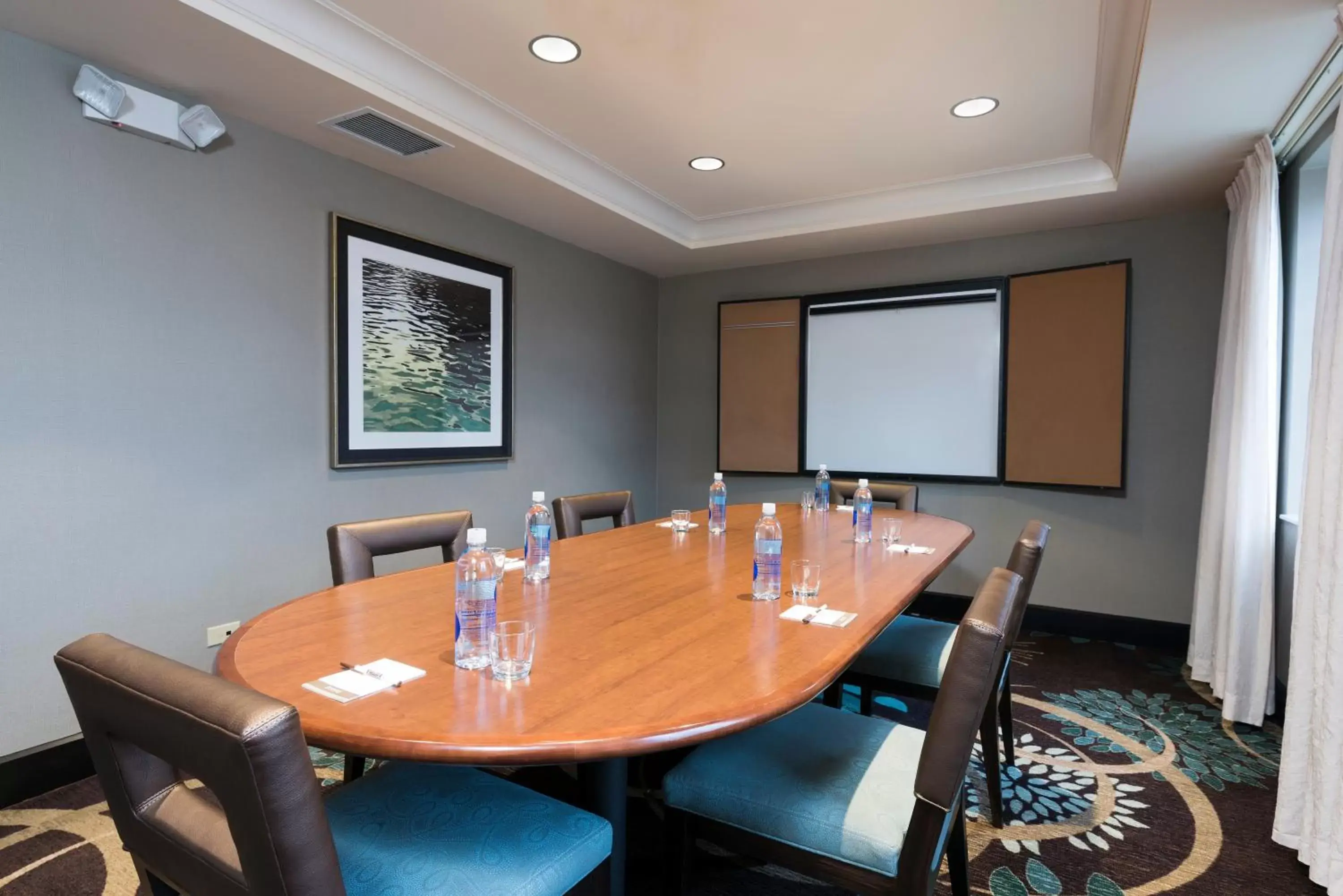 Meeting/conference room in Staybridge Suites Chicago-Oakbrook Terrace, an IHG Hotel