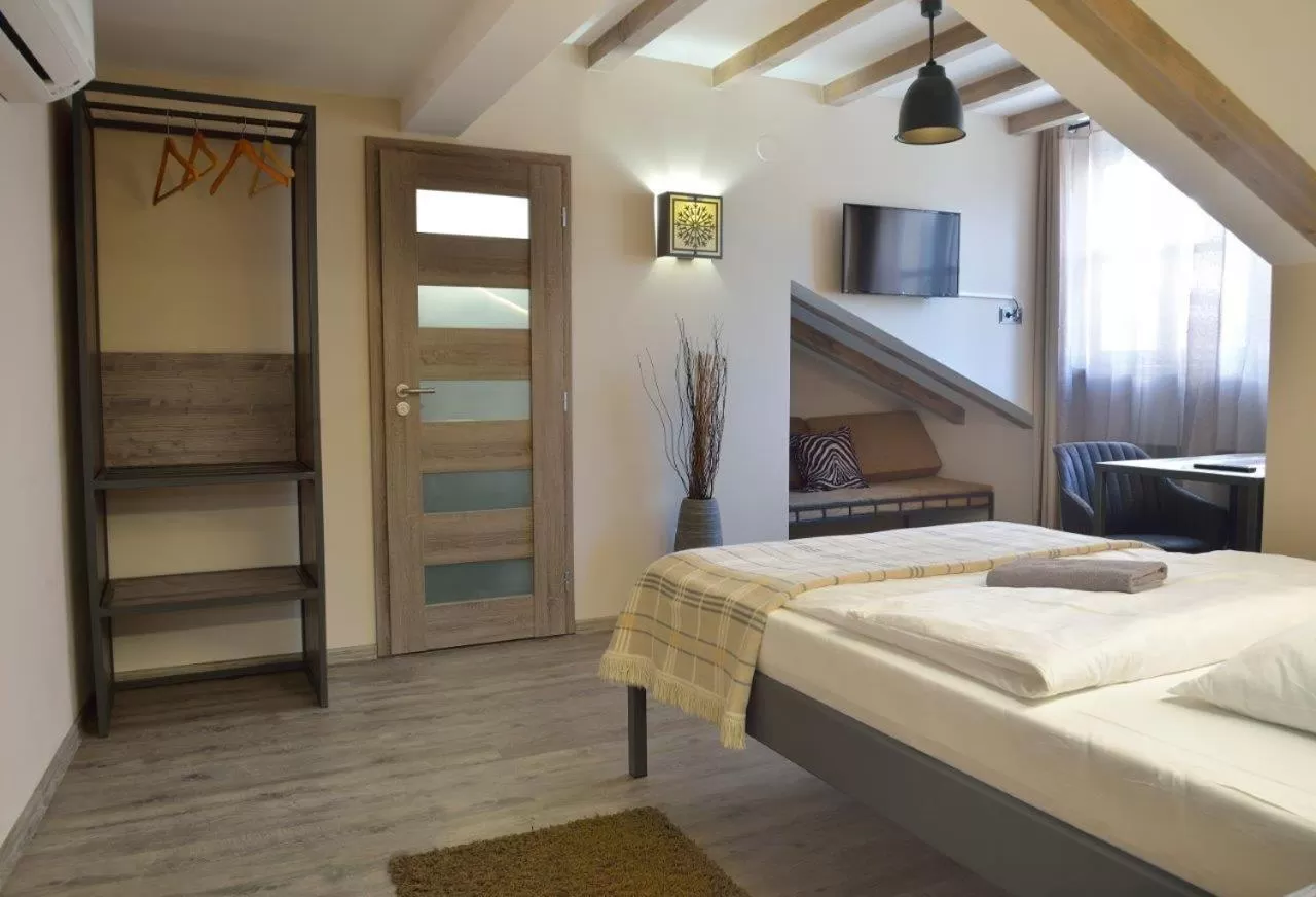 Bed in Hotel Via Ironia