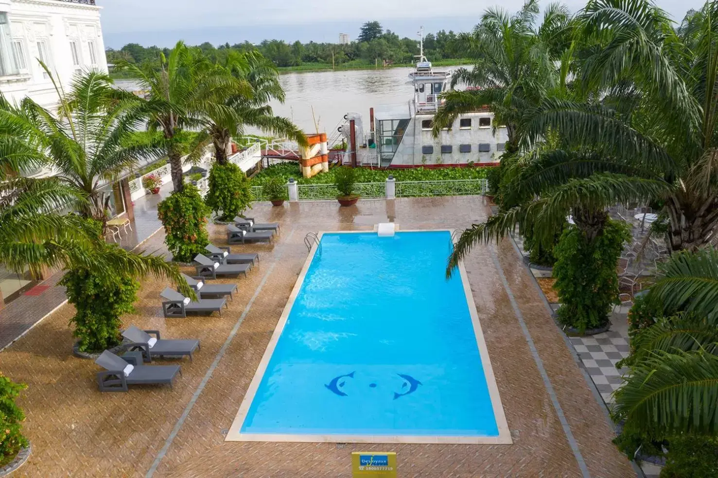 Swimming pool in Nesta Hotel Can Tho Swimming pool in Nesta Hotel Can Tho