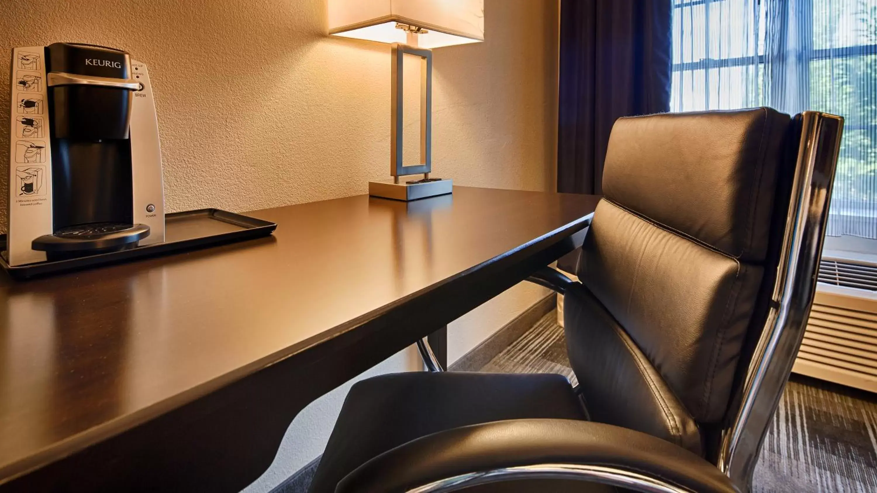 Seating Area in Best Western Hartford Hotel and Suites