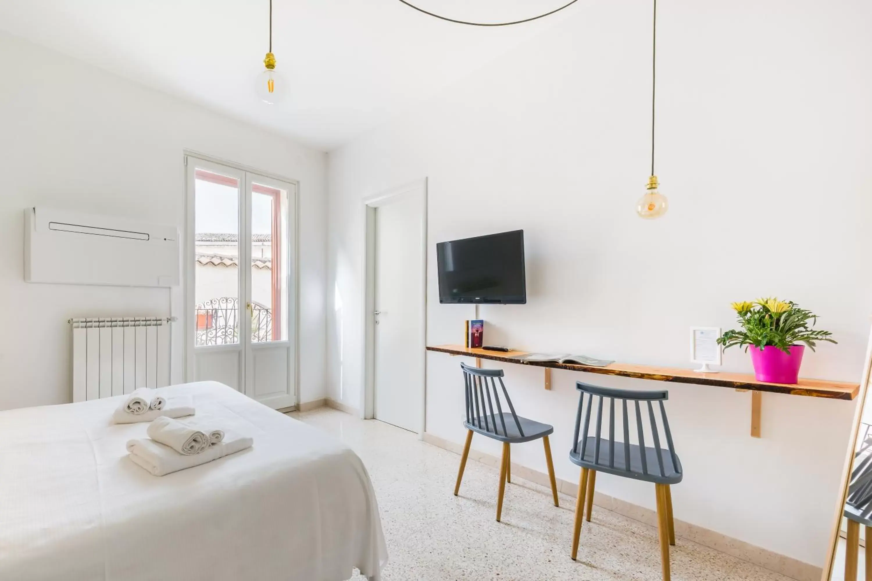 Bedroom, TV/Entertainment Center in Scicli Albergo Diffuso