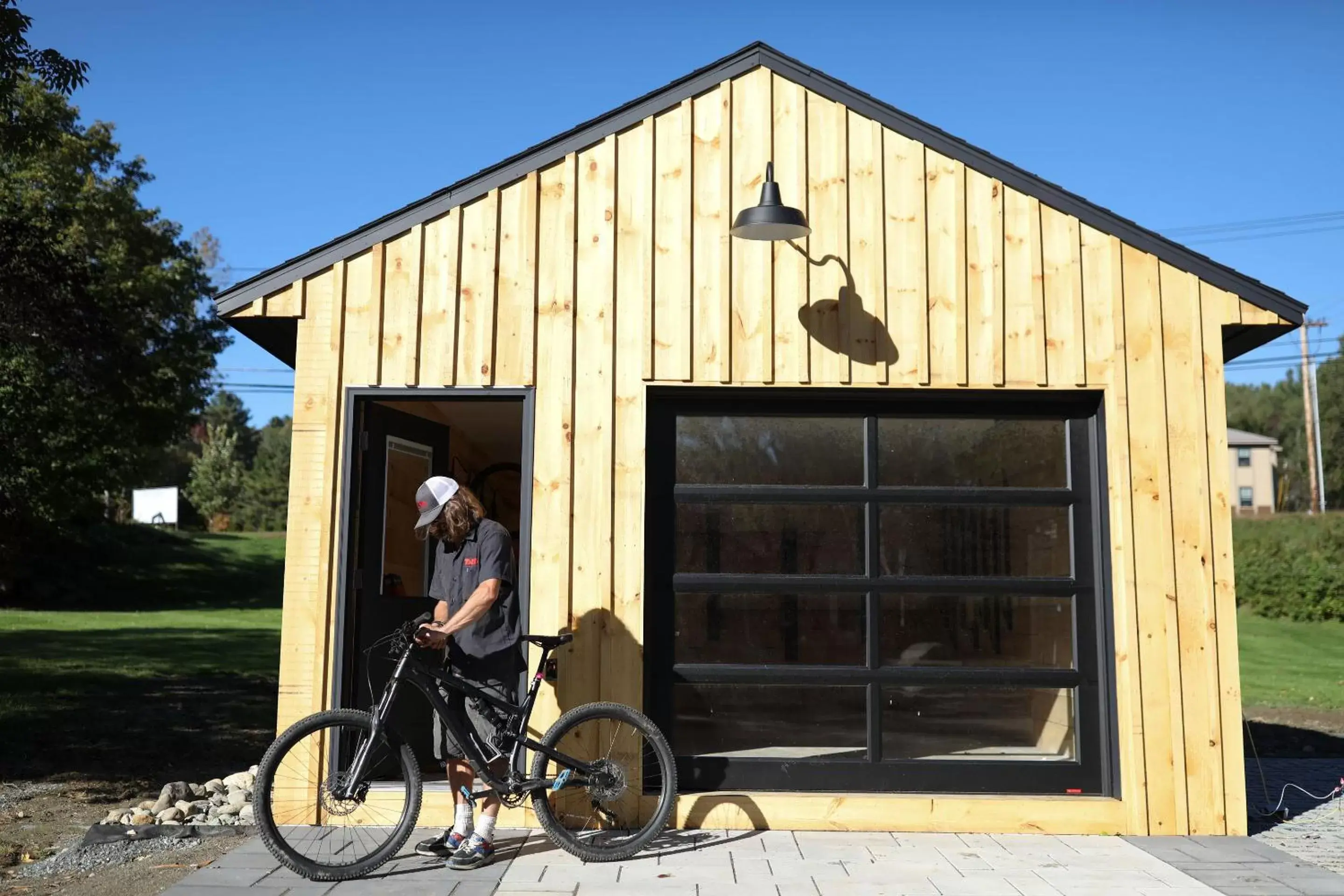 Cycling in Tälta Lodge, a Bluebird by Lark