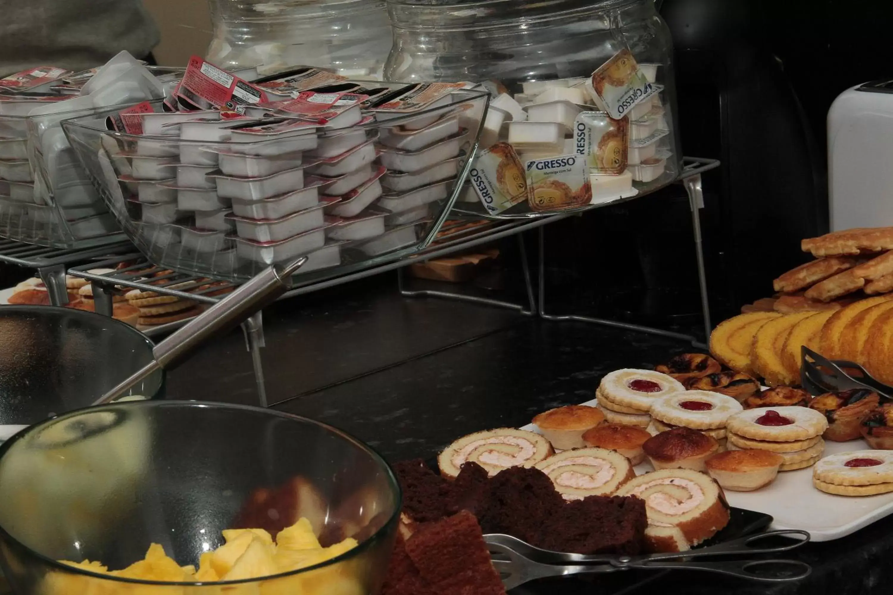 Breakfast, Food in Real Caparica Hotel