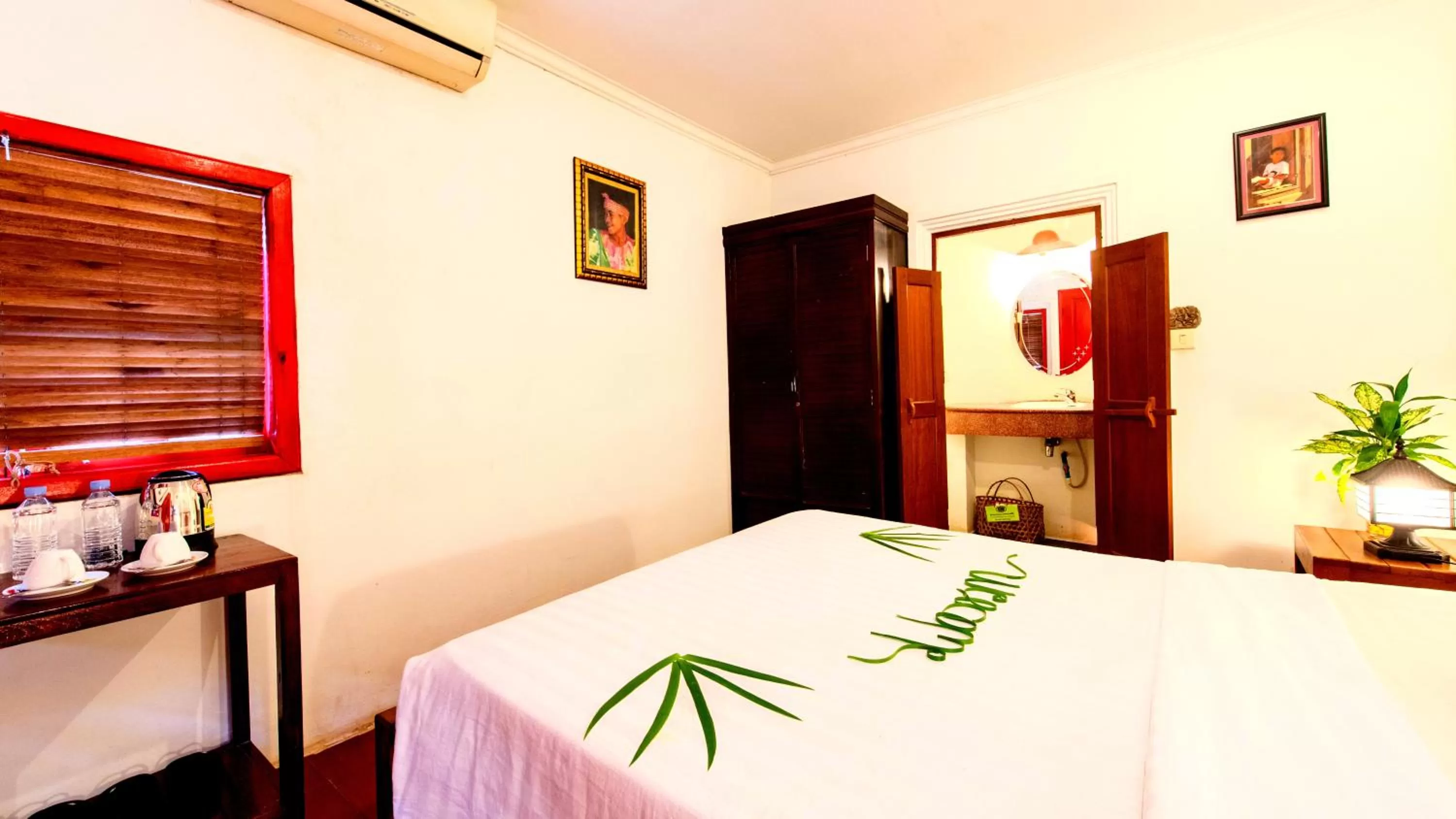 Bed in Villa Wat Damnak