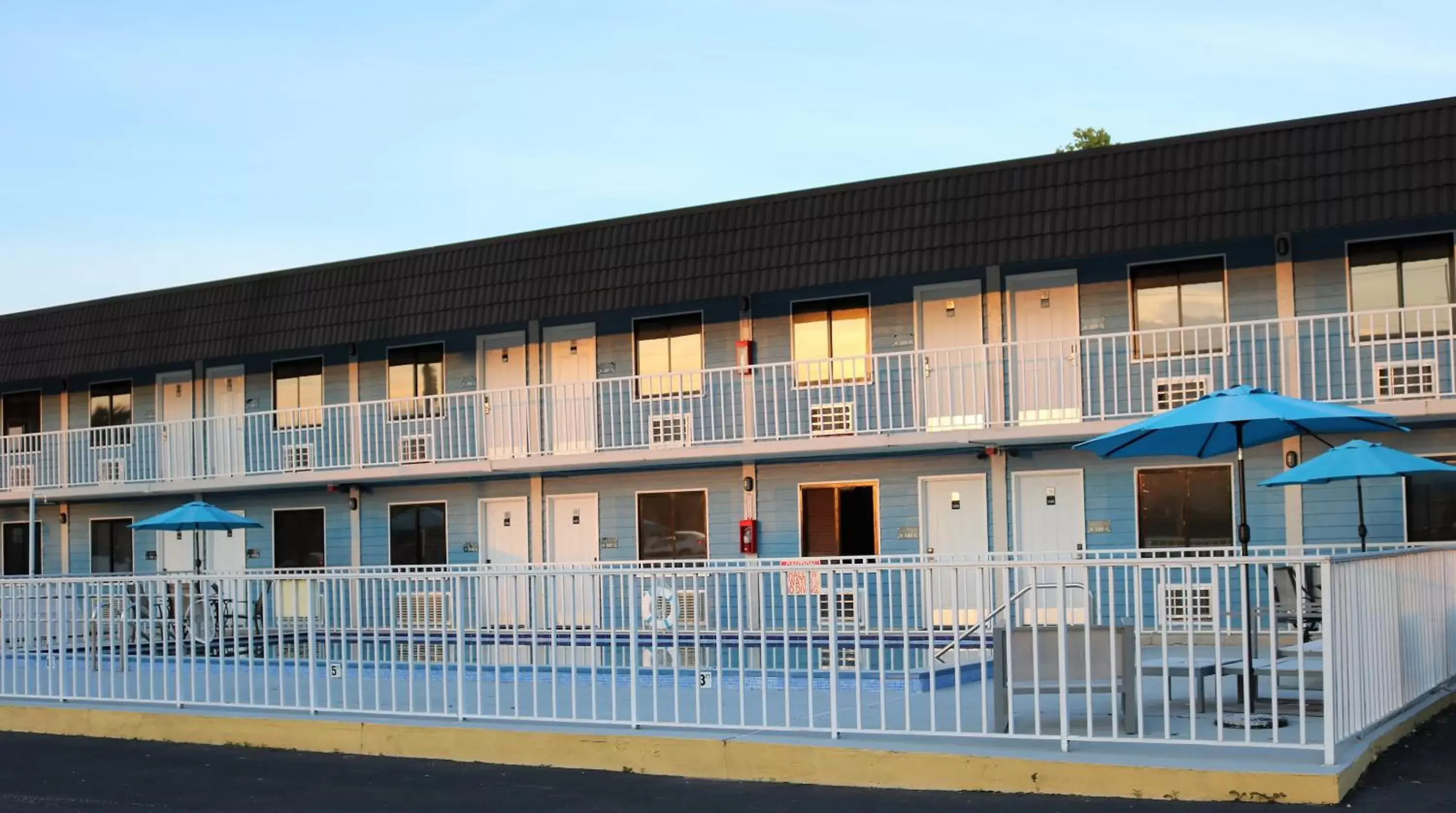 Facade/entrance, Property Building in Monte Carlo Inn- Near Disney