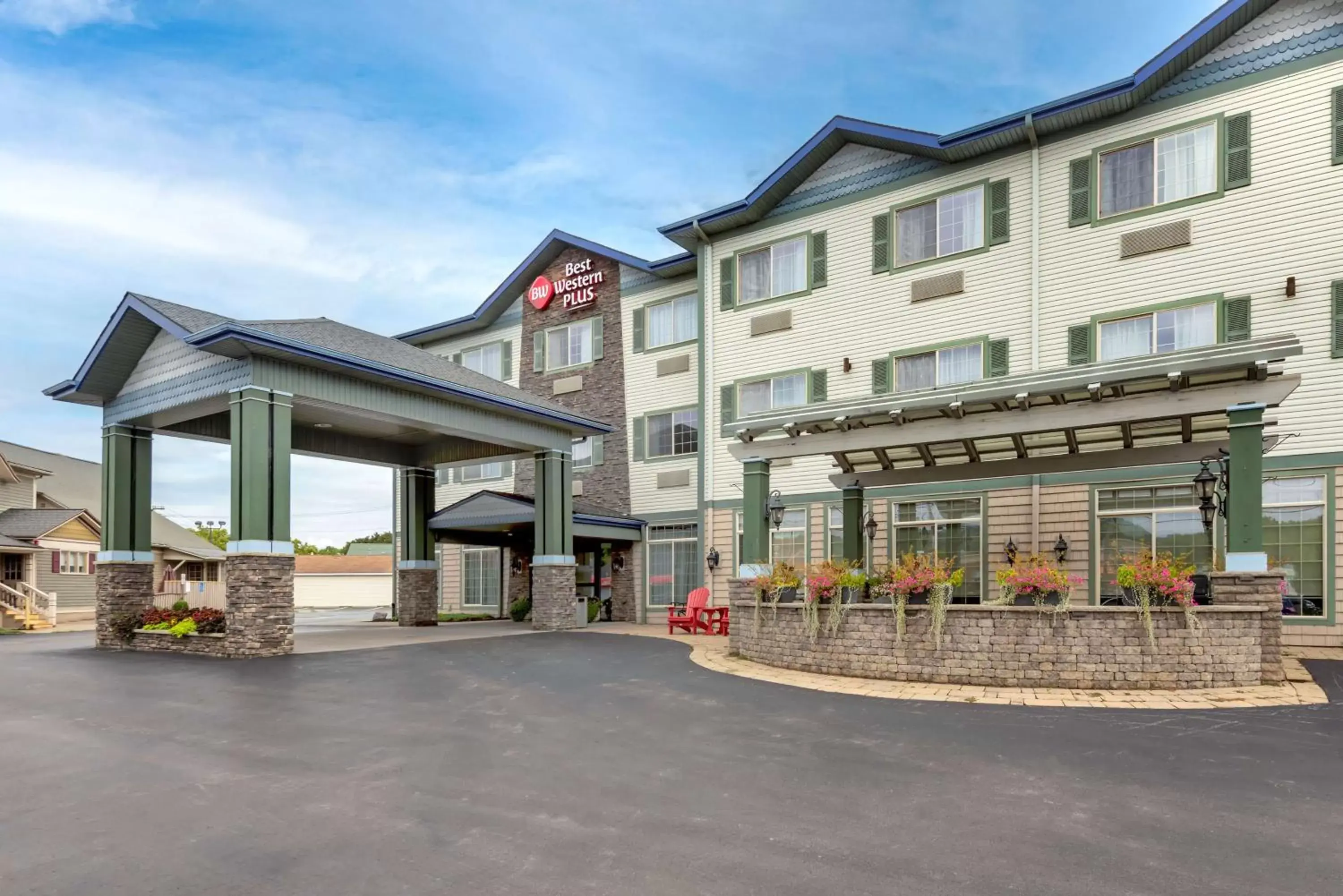 Property Building in Best Western PLUS Vineyard Inn and Suites