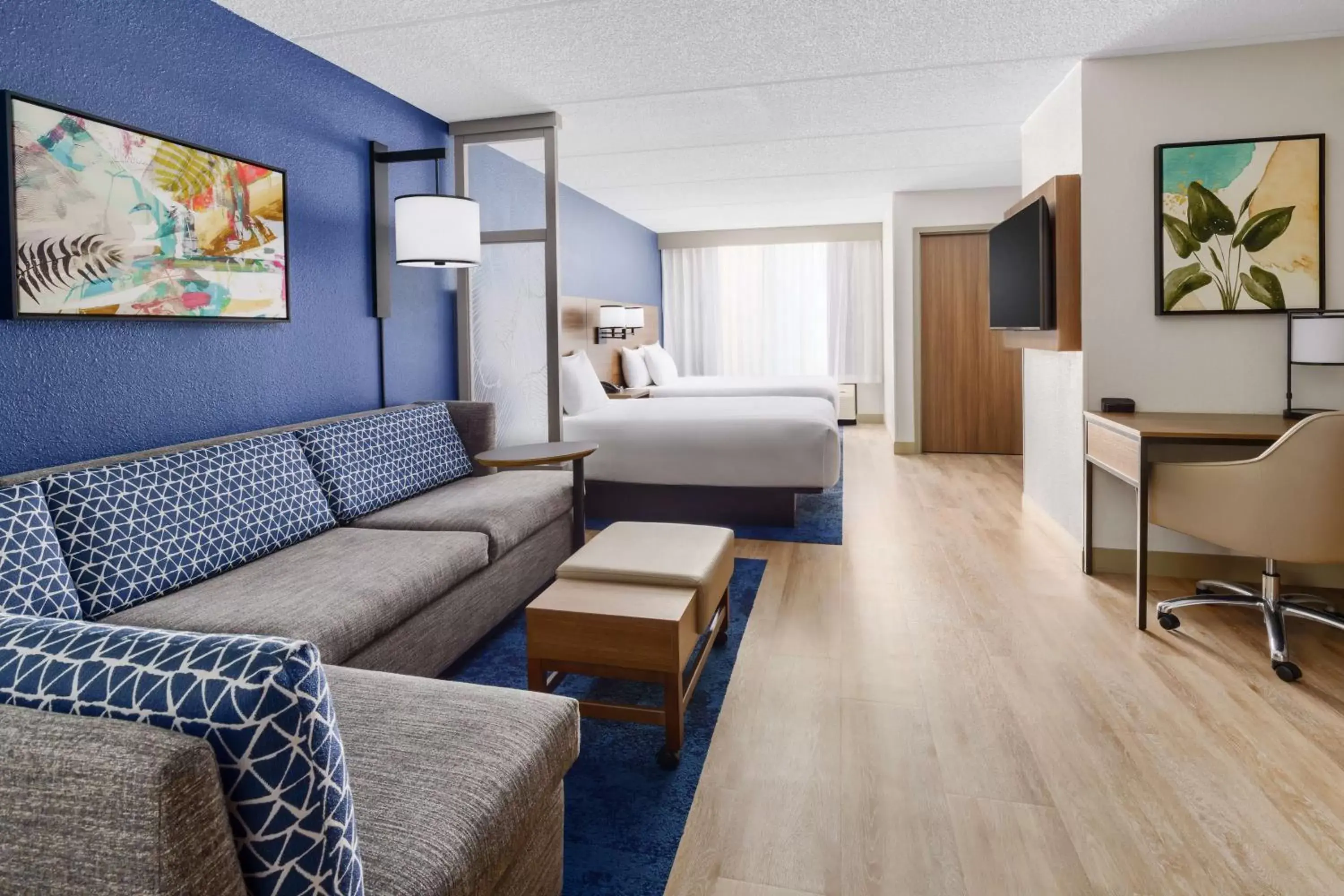 Bedroom, Seating Area in Hyatt Place across from Universal Orlando Resort