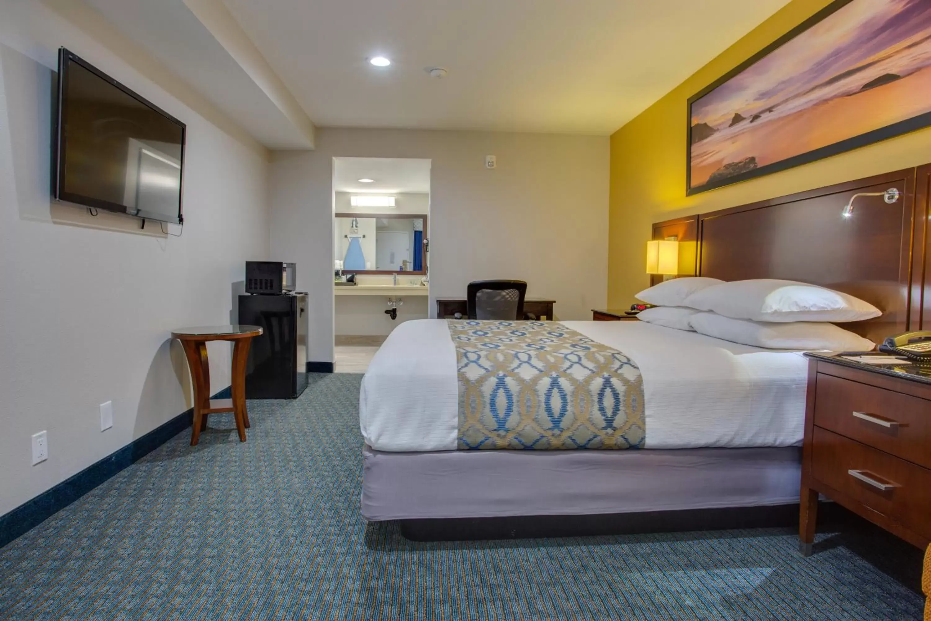 Bed in SureStay Plus Hotel by Best Western Chula Vista West