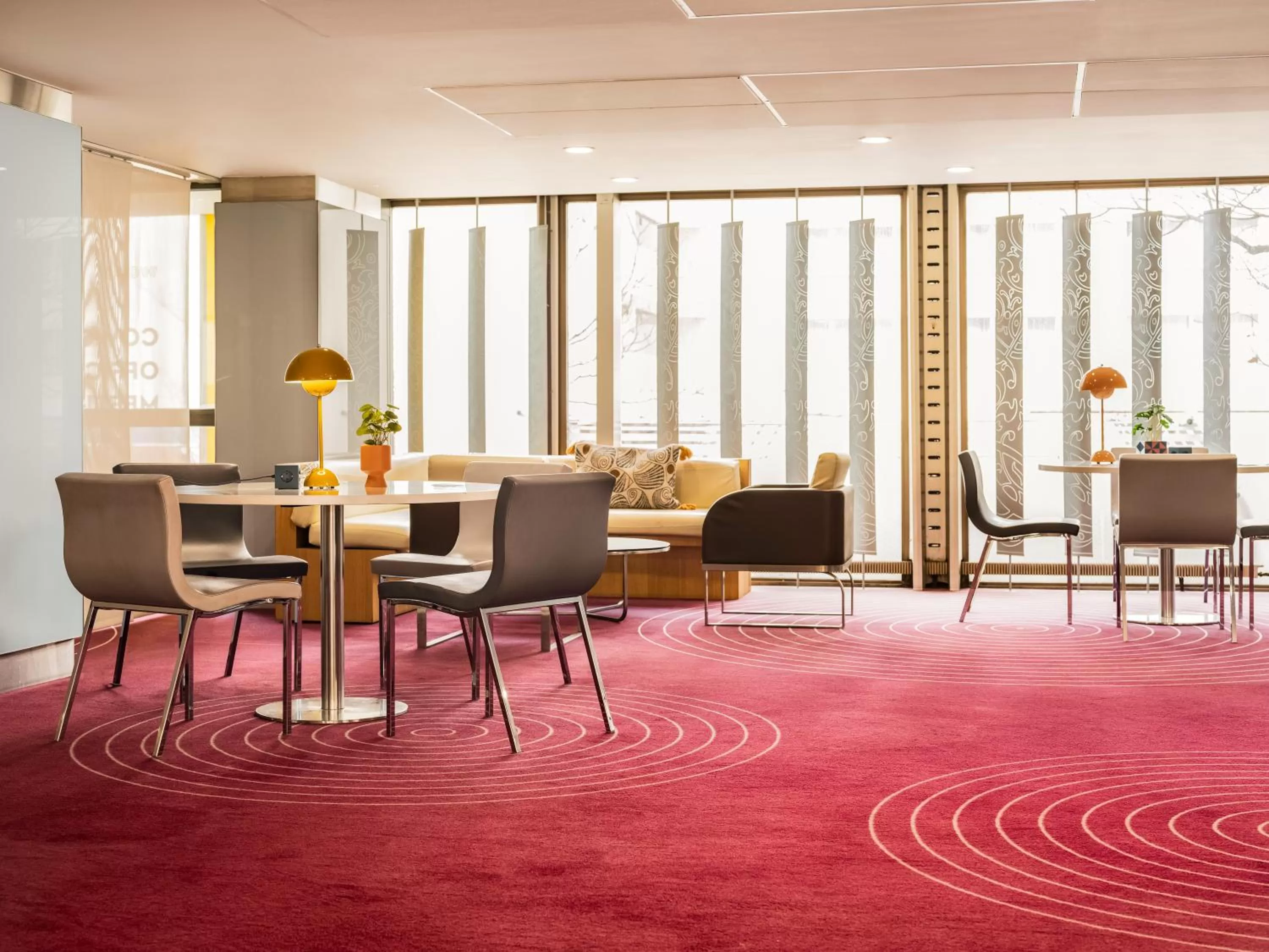 Lounge or bar in Mercure Paris Centre Tour Eiffel