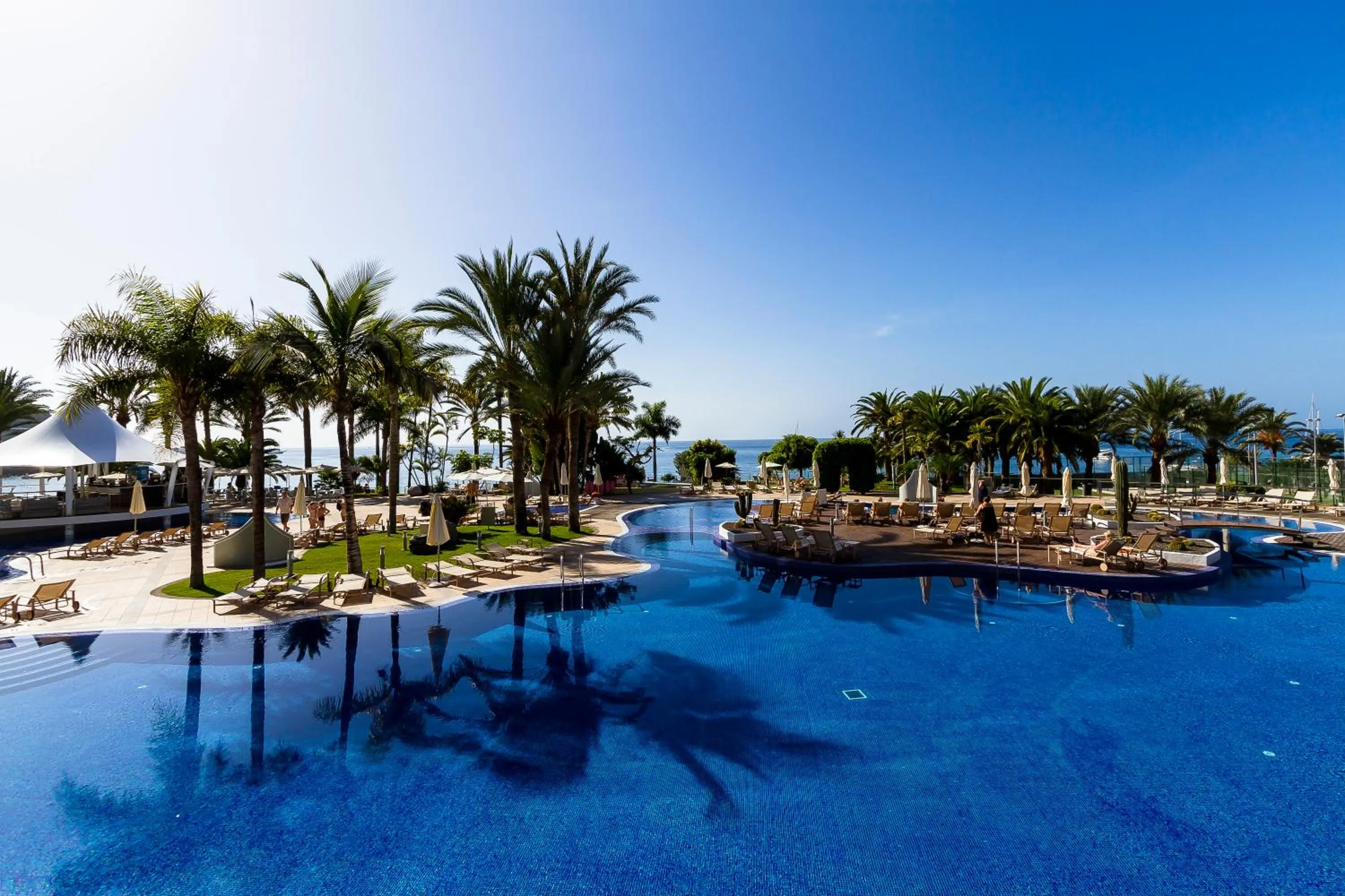 Swimming pool in Radisson Blu Resort Gran Canaria