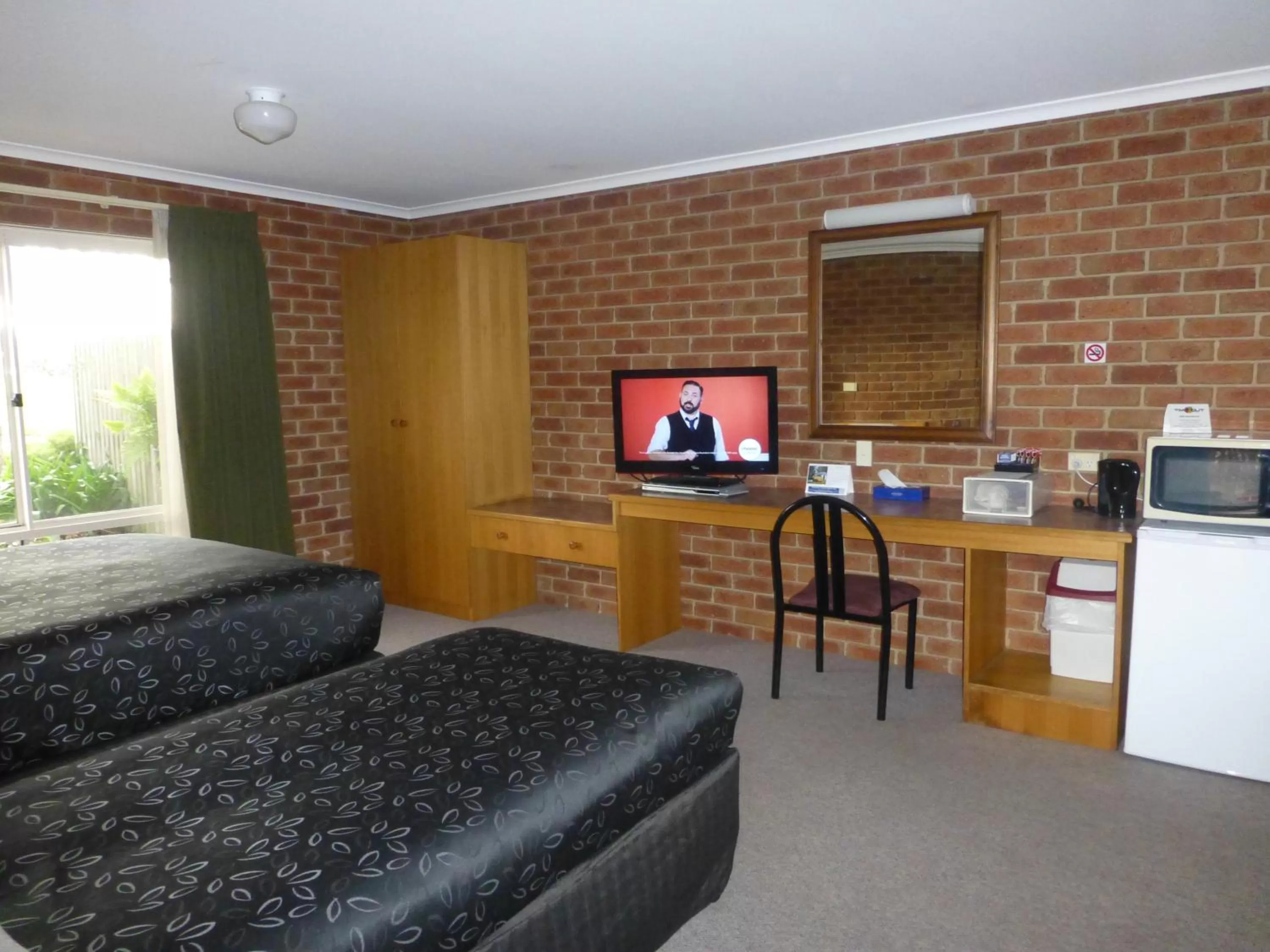 Photo of the whole room in Inverloch Central Motor Inn