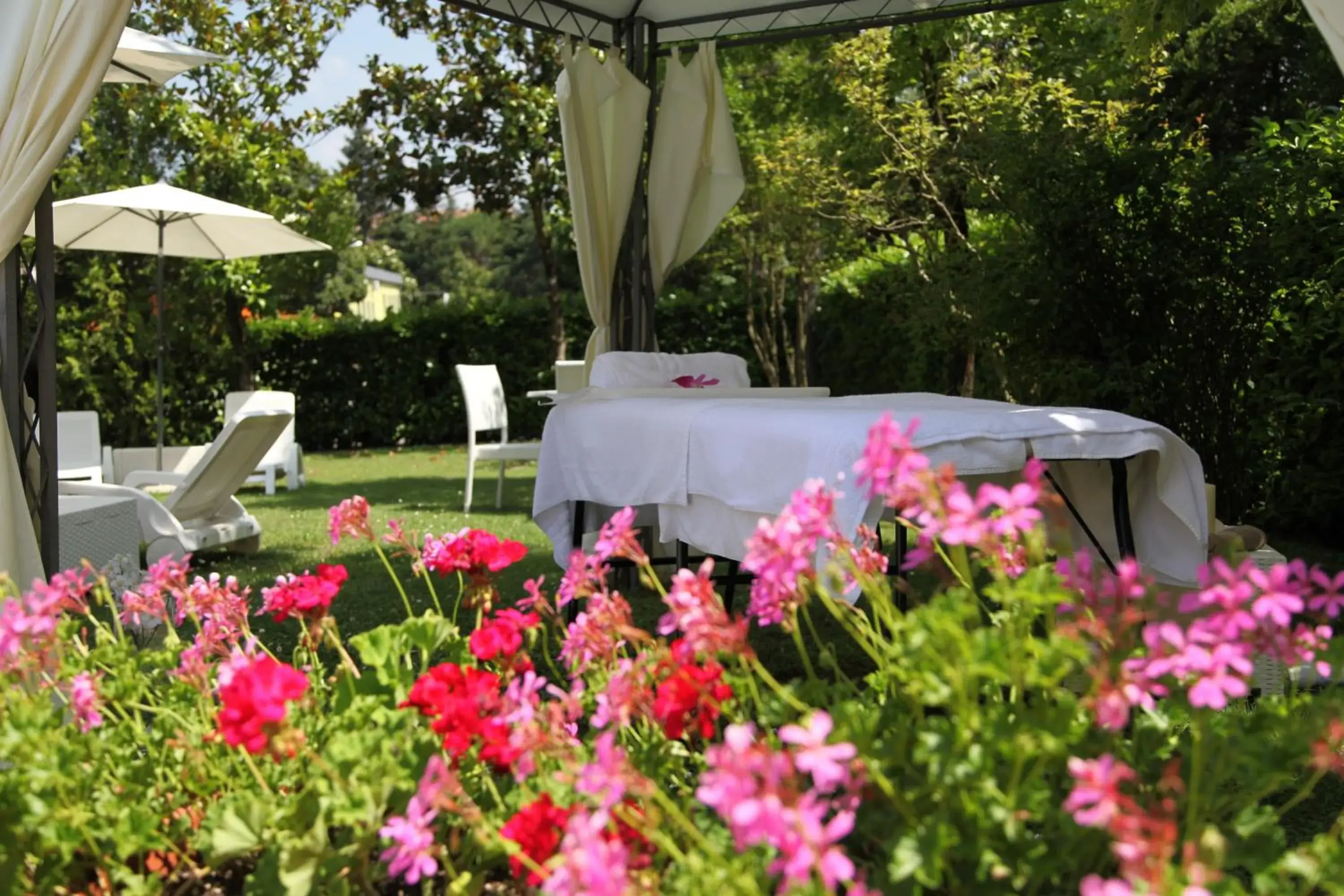 Garden, Banquet Facilities in Hotel Garden