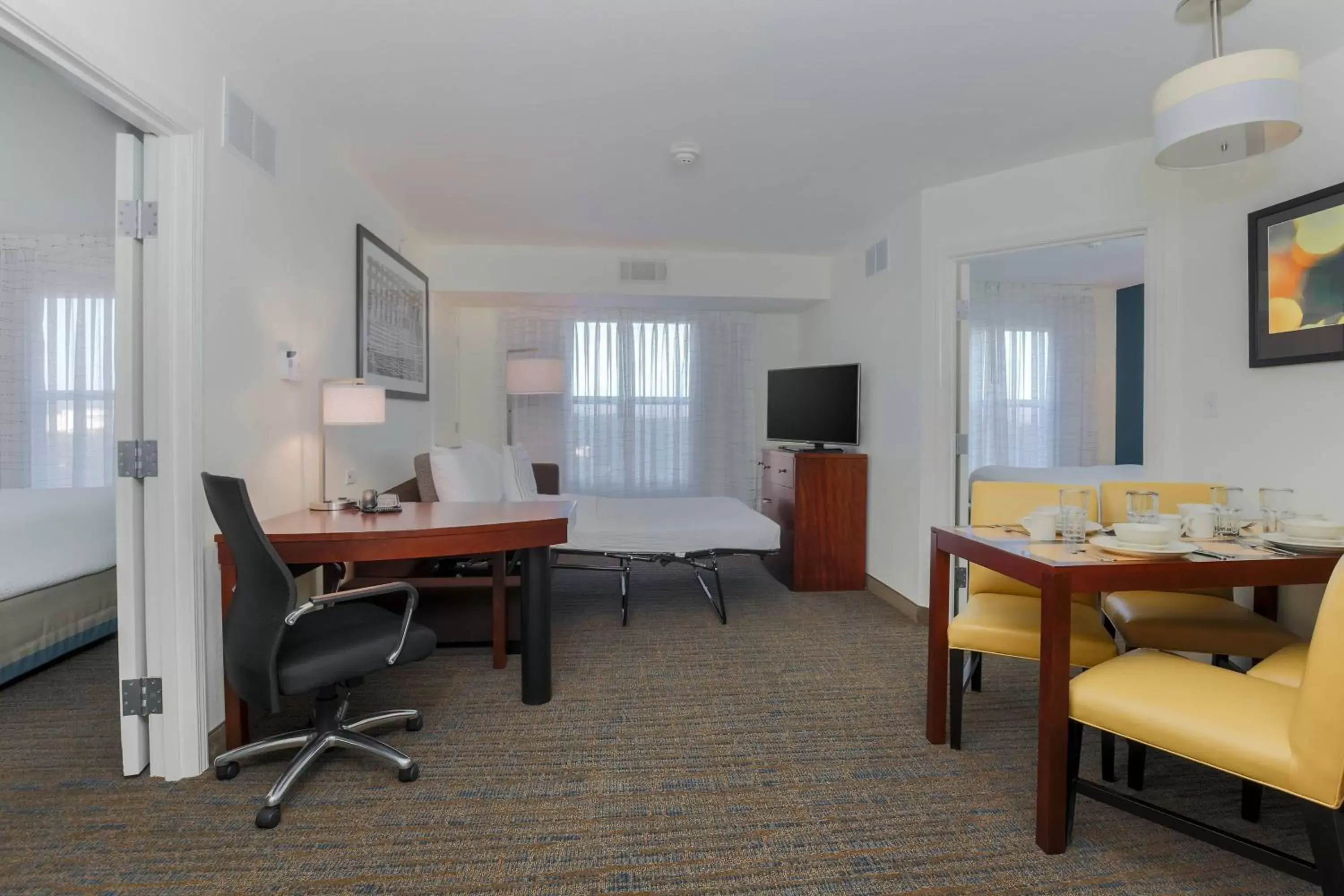 Bedroom, Dining Area in Residence Inn by Marriott Arlington South