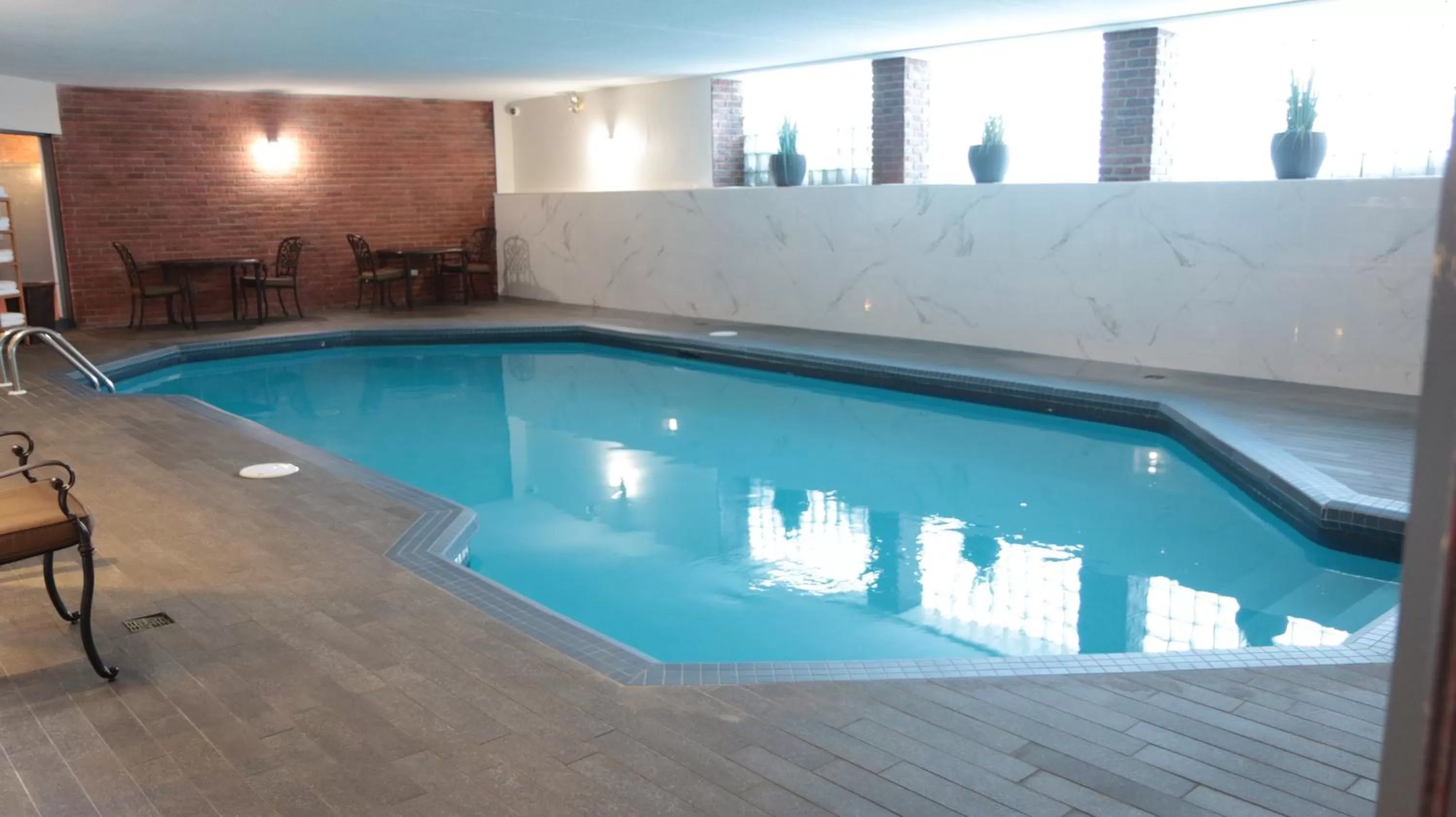 Swimming pool in Best Western Laval-Montreal & Conference Centre