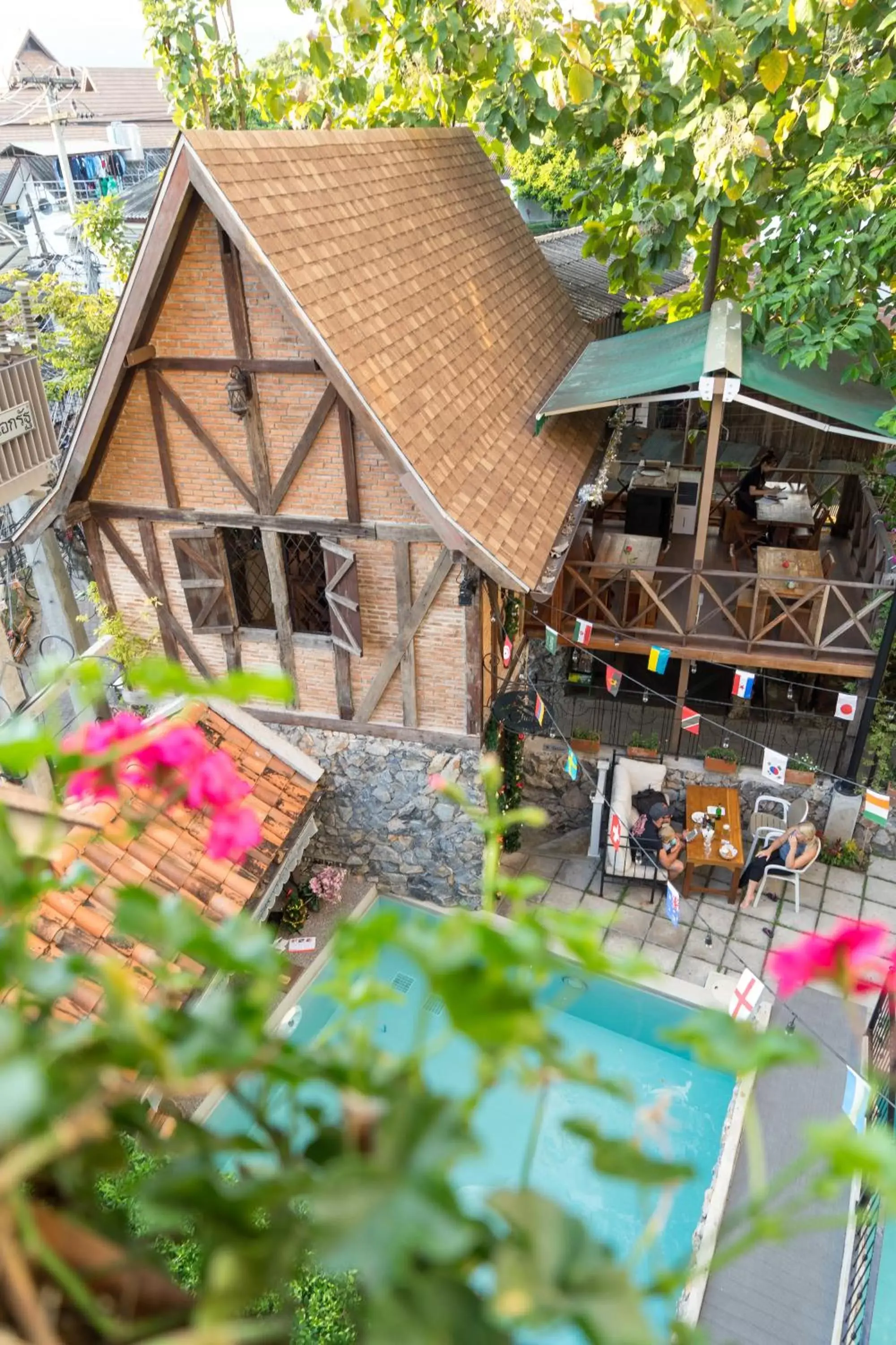 Restaurant/places to eat, Bird's-eye View in Le Charcoa Hotel