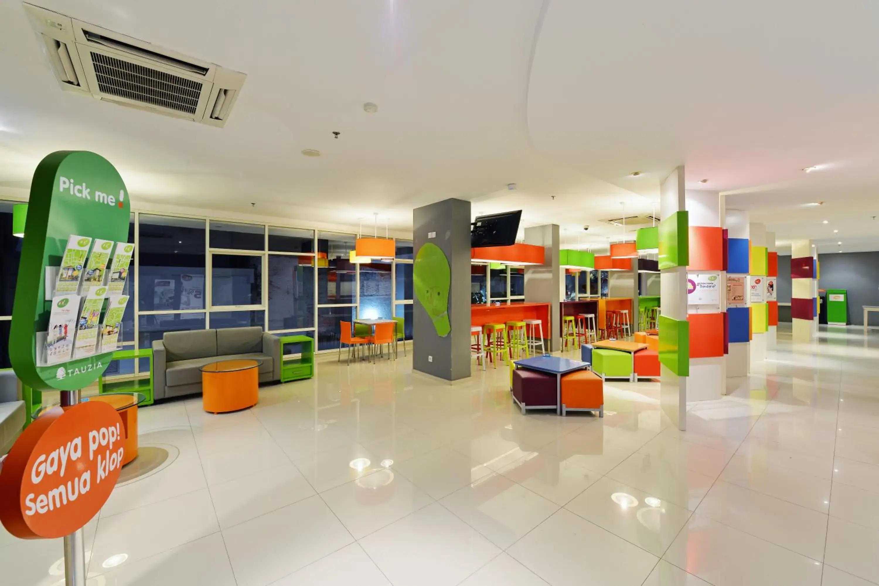 Lobby or reception in POP! Hotel Tanjung Karang Lobby or reception in POP! Hotel Tanjung Karang