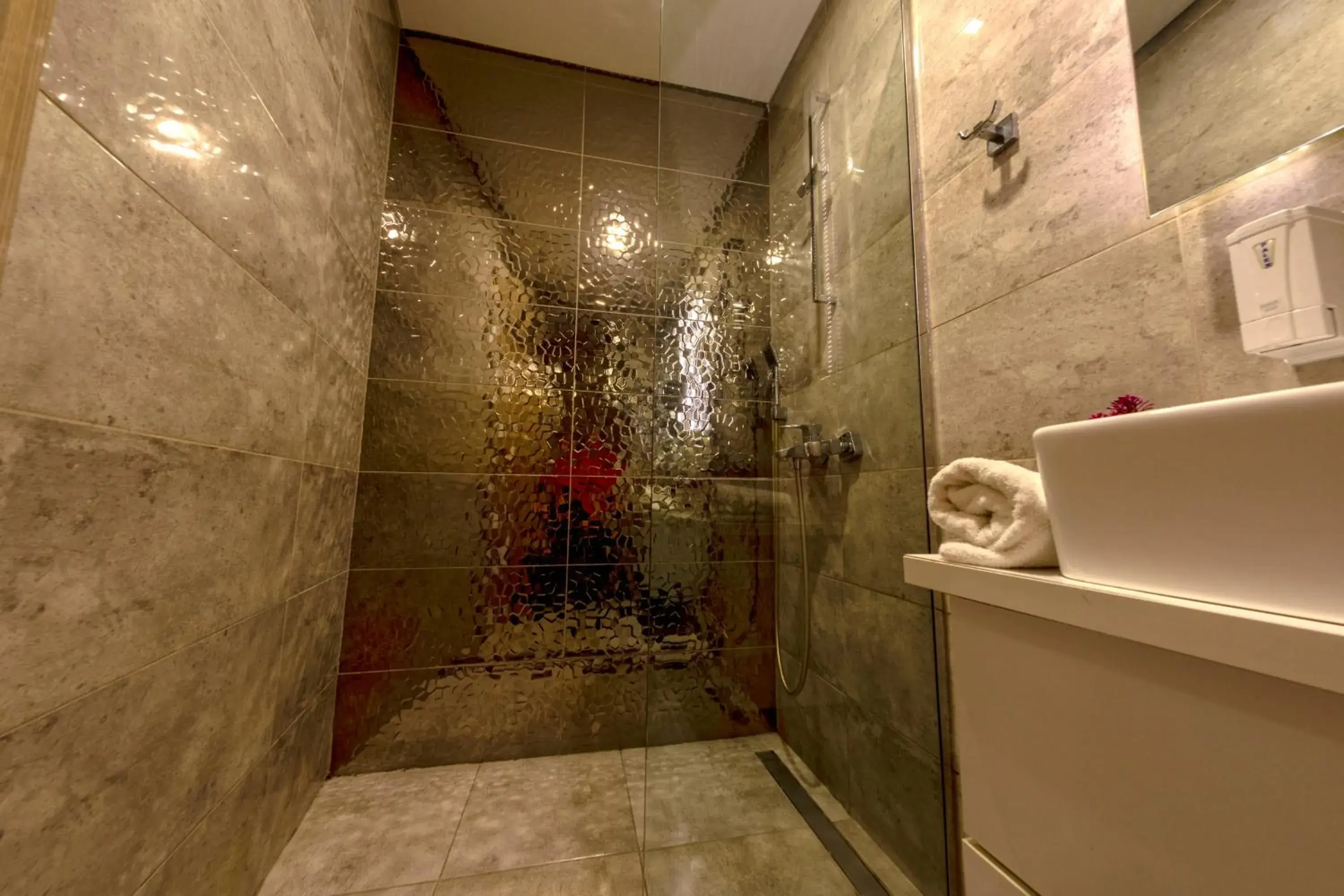 Shower, Bathroom in My House N5 Suites Hotel