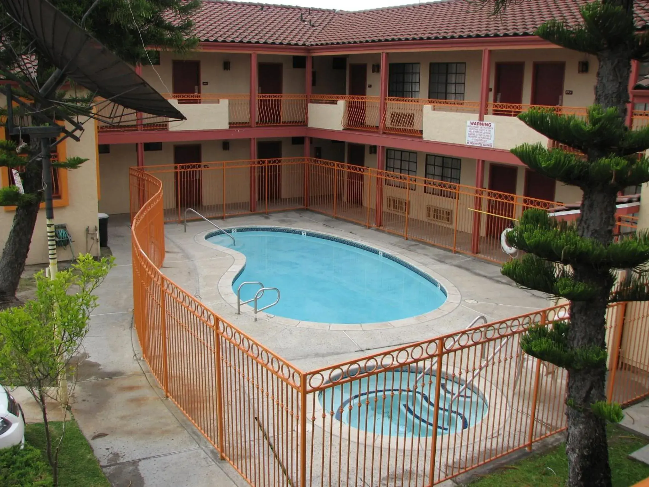 Swimming Pool in Best Inn