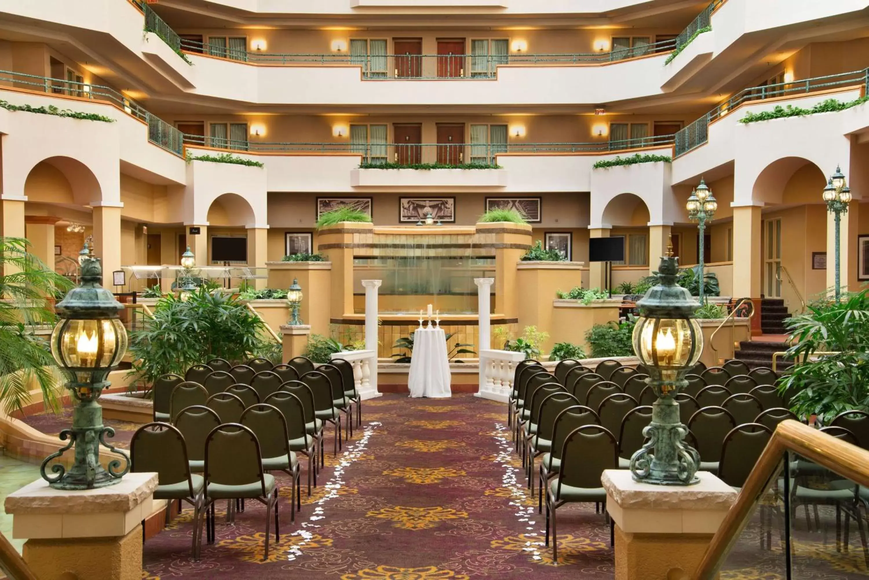 Meeting/conference room, Restaurant/Places to Eat in Embassy Suites by Hilton Greensboro Airport