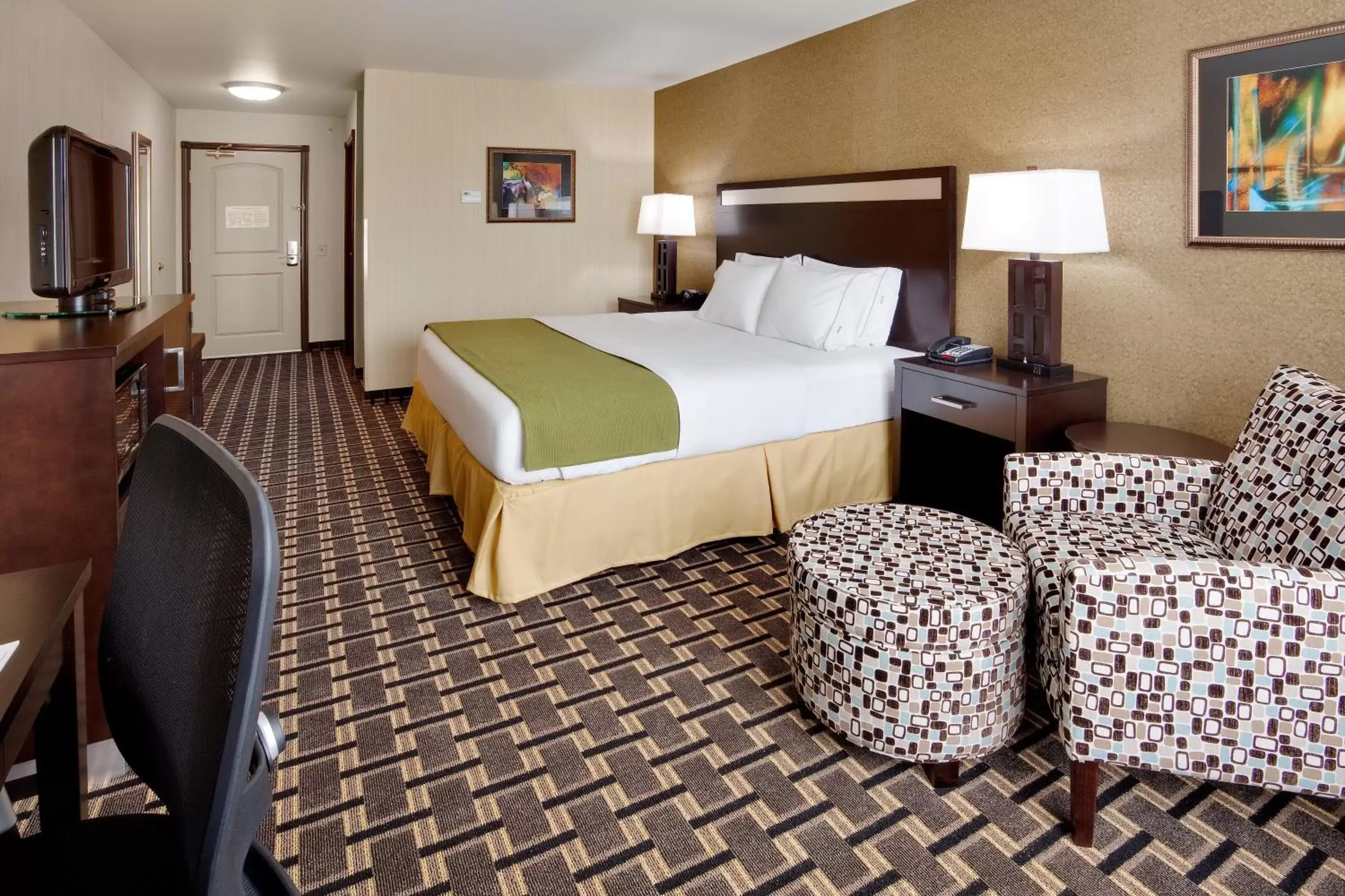 Photo of the whole room, Bed in Holiday Inn Express and Suites Limerick-Pottstown, an IHG Hotel