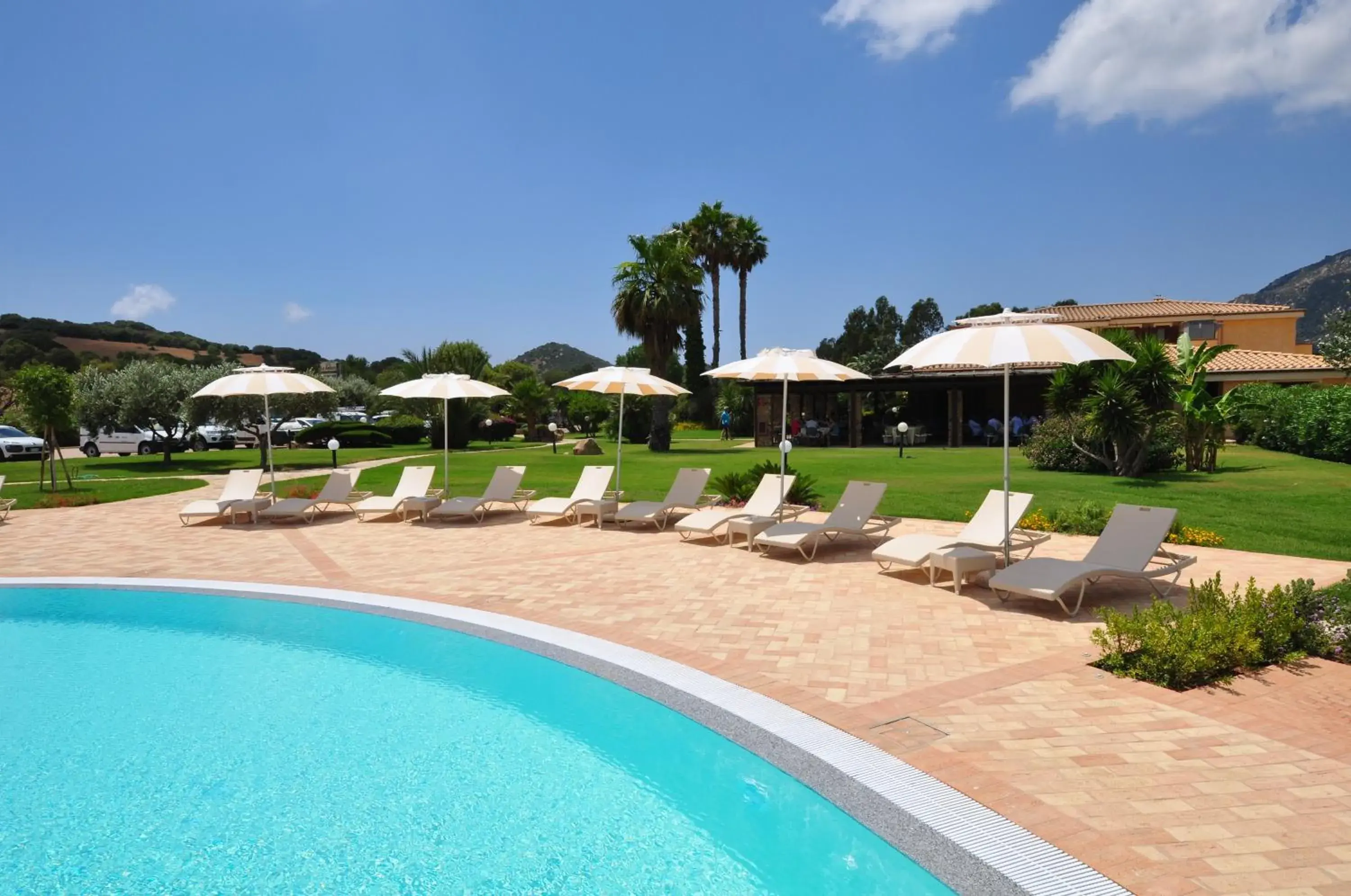 Garden, Swimming Pool in Le Anfore Hotel