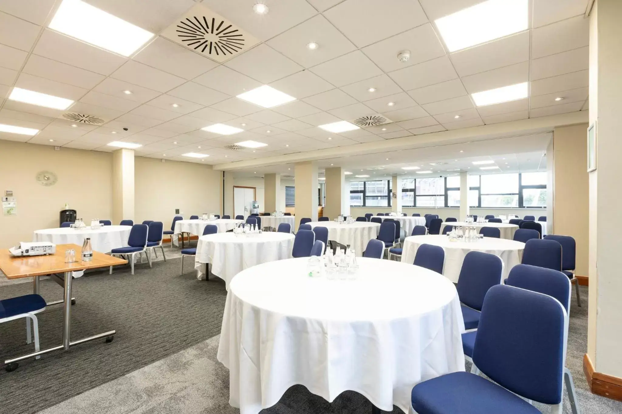 Meeting/conference room in Holiday Inn Cardiff City, an IHG Hotel