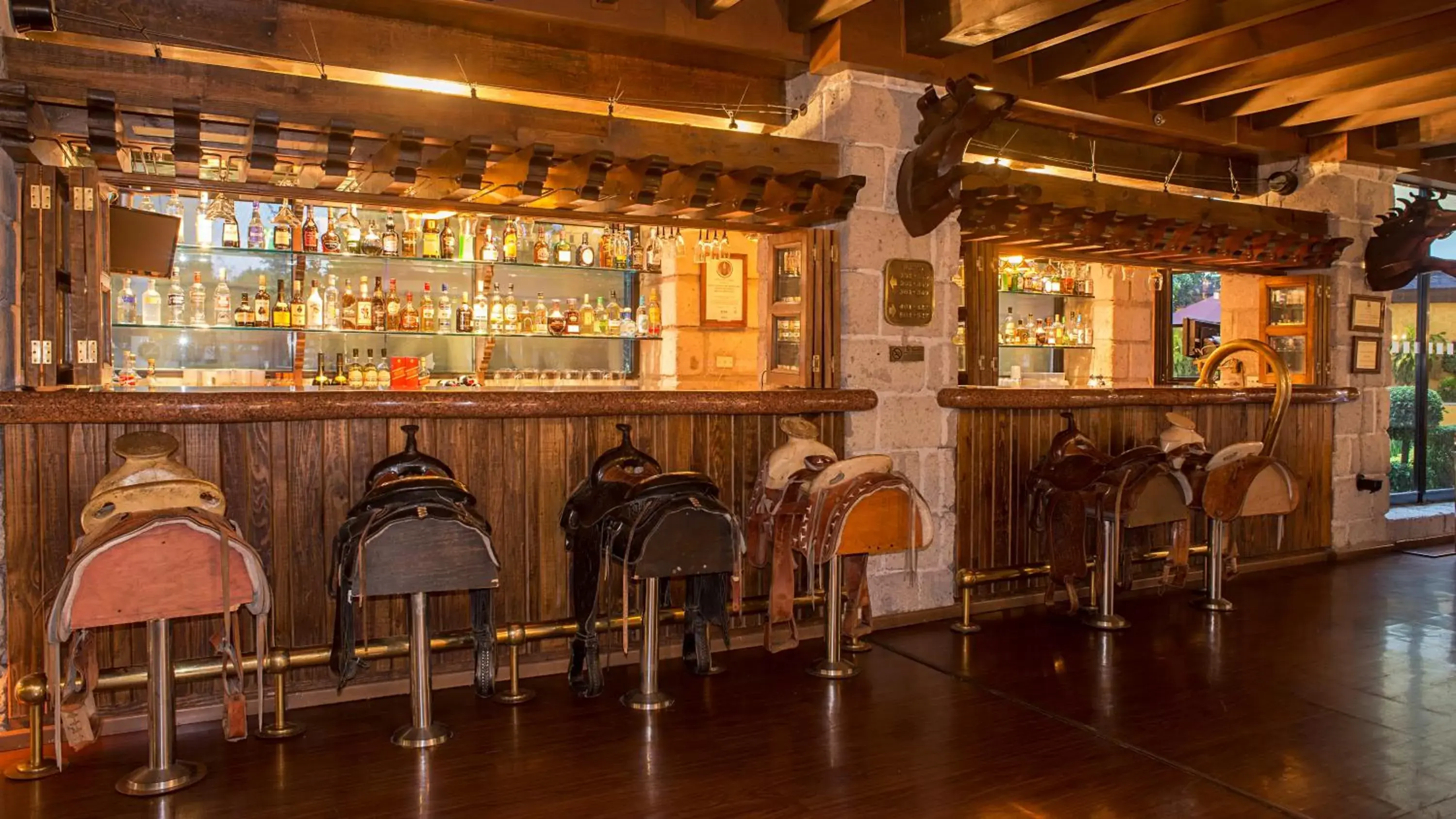 Lounge or bar, Lounge/Bar in Holiday Inn Queretaro Centro Historico, an IHG Hotel