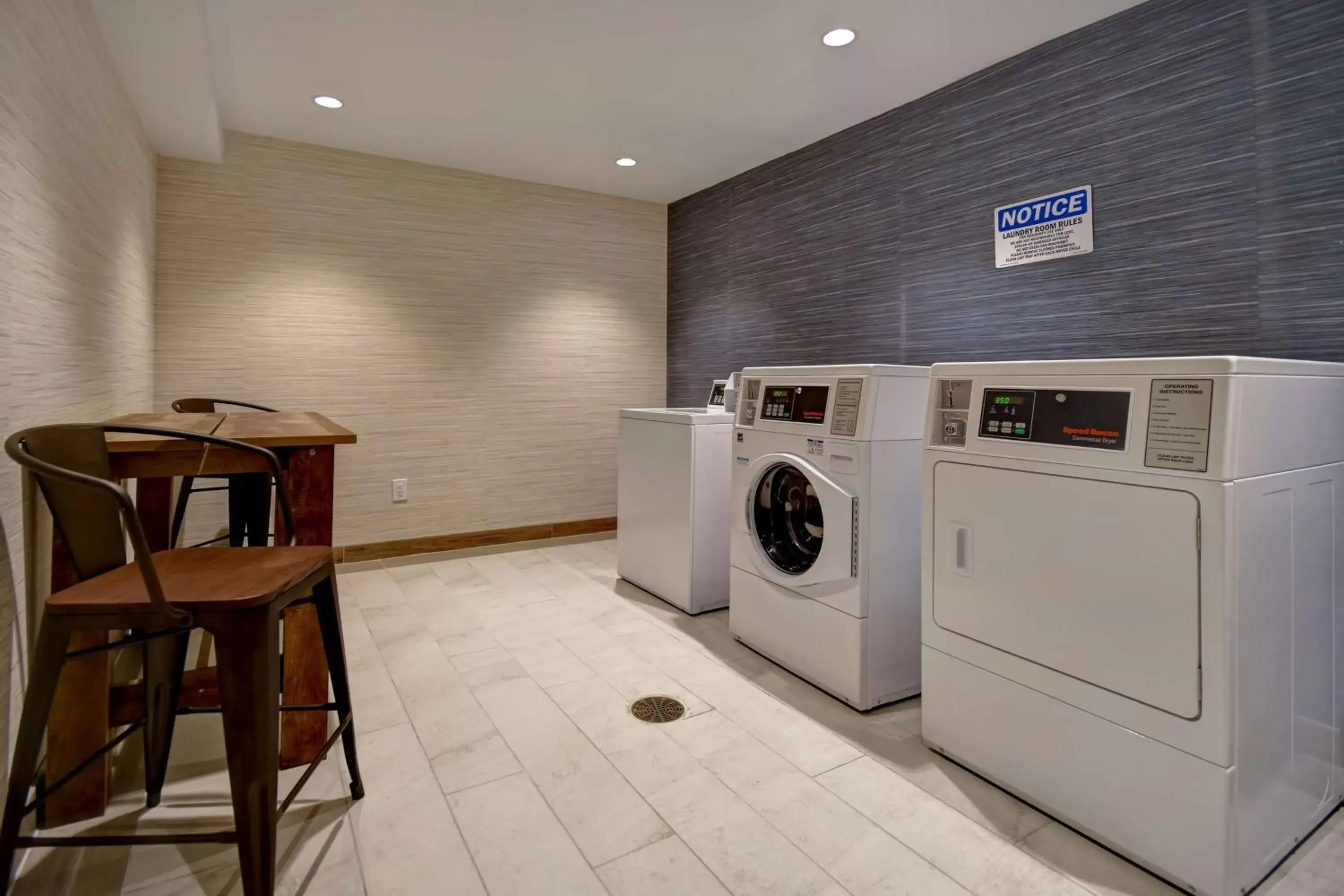 Property building in DoubleTree by Hilton Oceanfront Virginia Beach Property building in DoubleTree by Hilton Oceanfront Virginia Beach