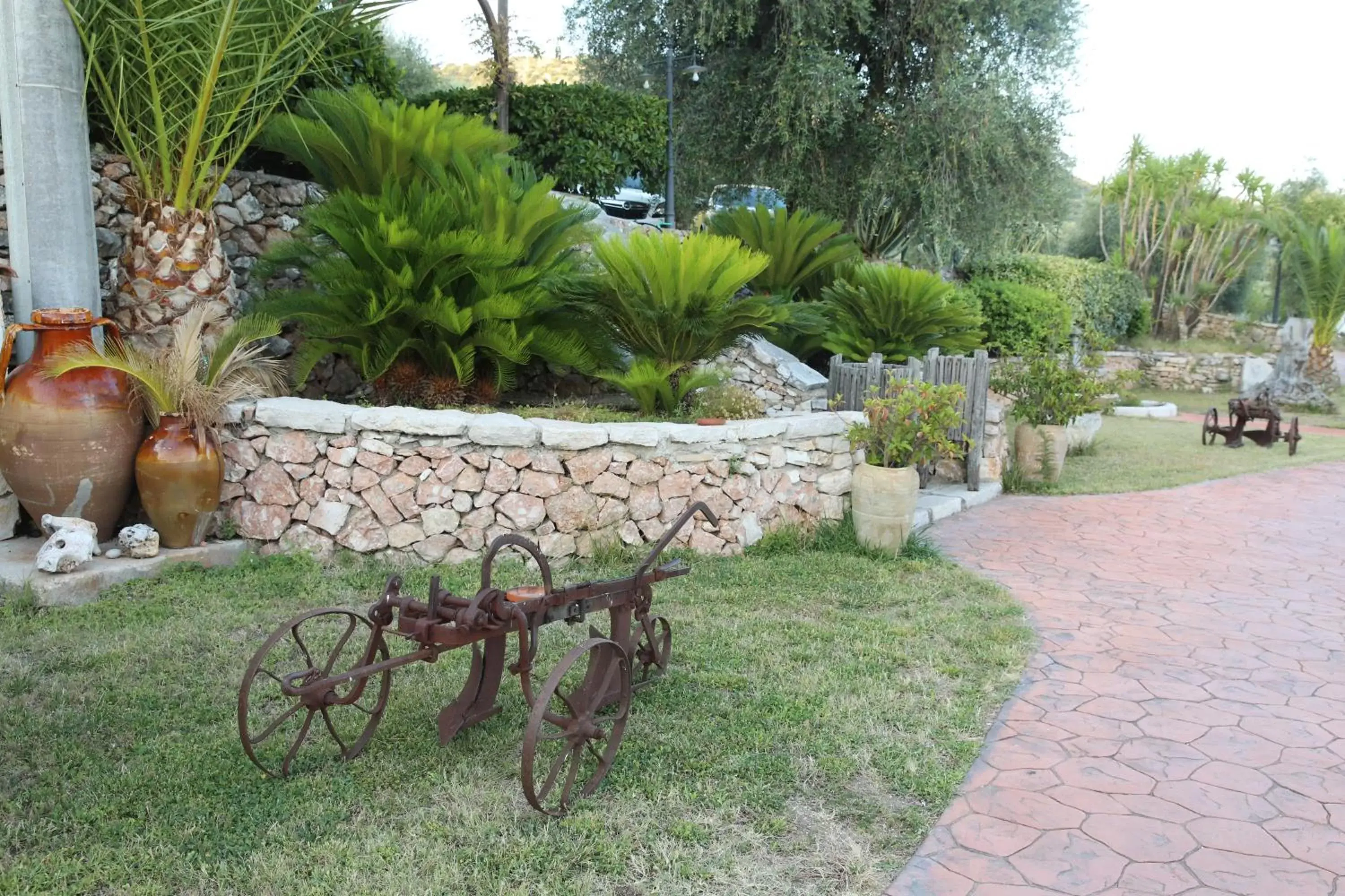 Property building, Garden in Le Cese