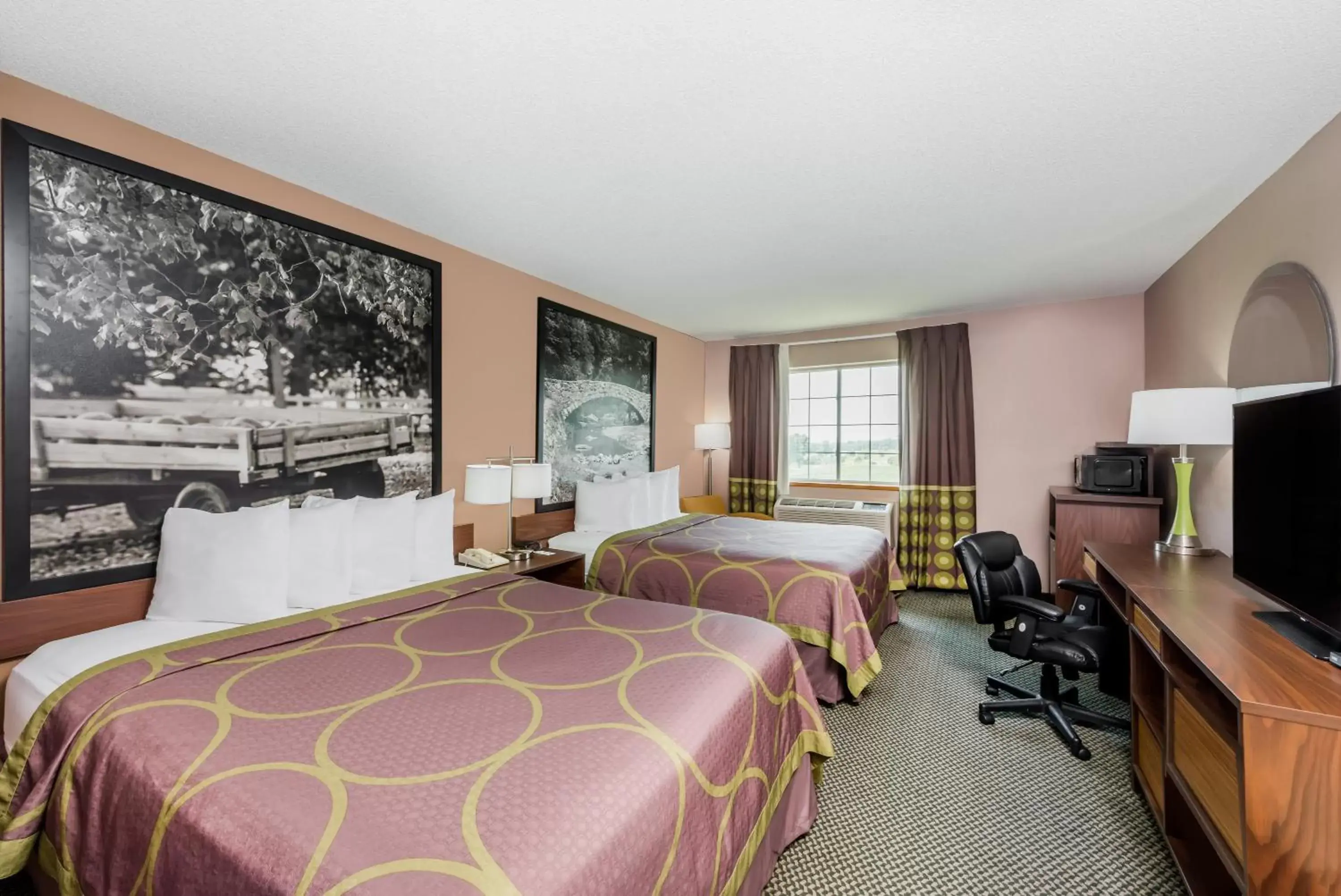 Bed, Room Photo in Super 8 by Wyndham Winfield-Quail Ridge Area