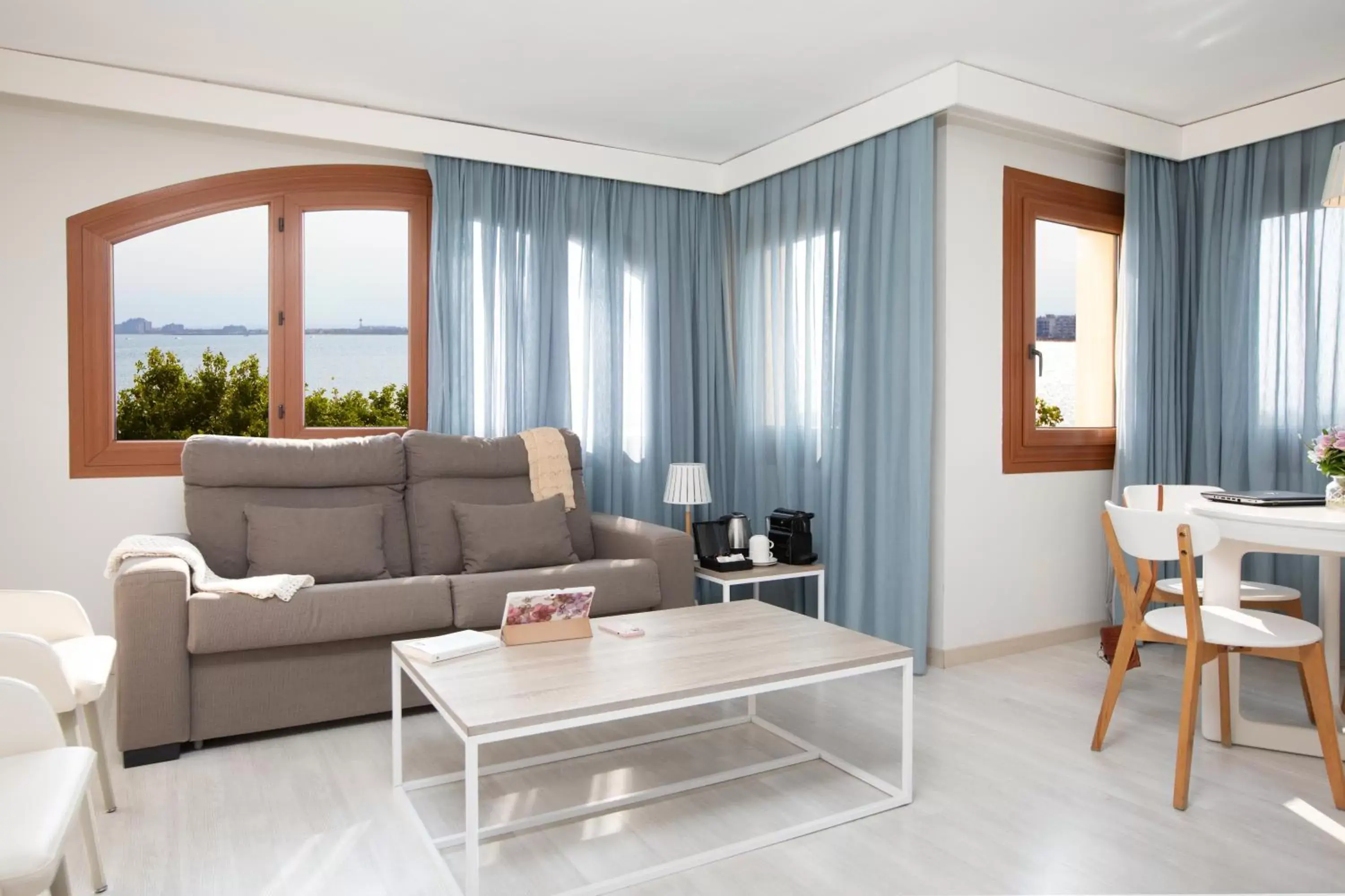 Bedroom, Seating Area in Prestige Mar y Sol