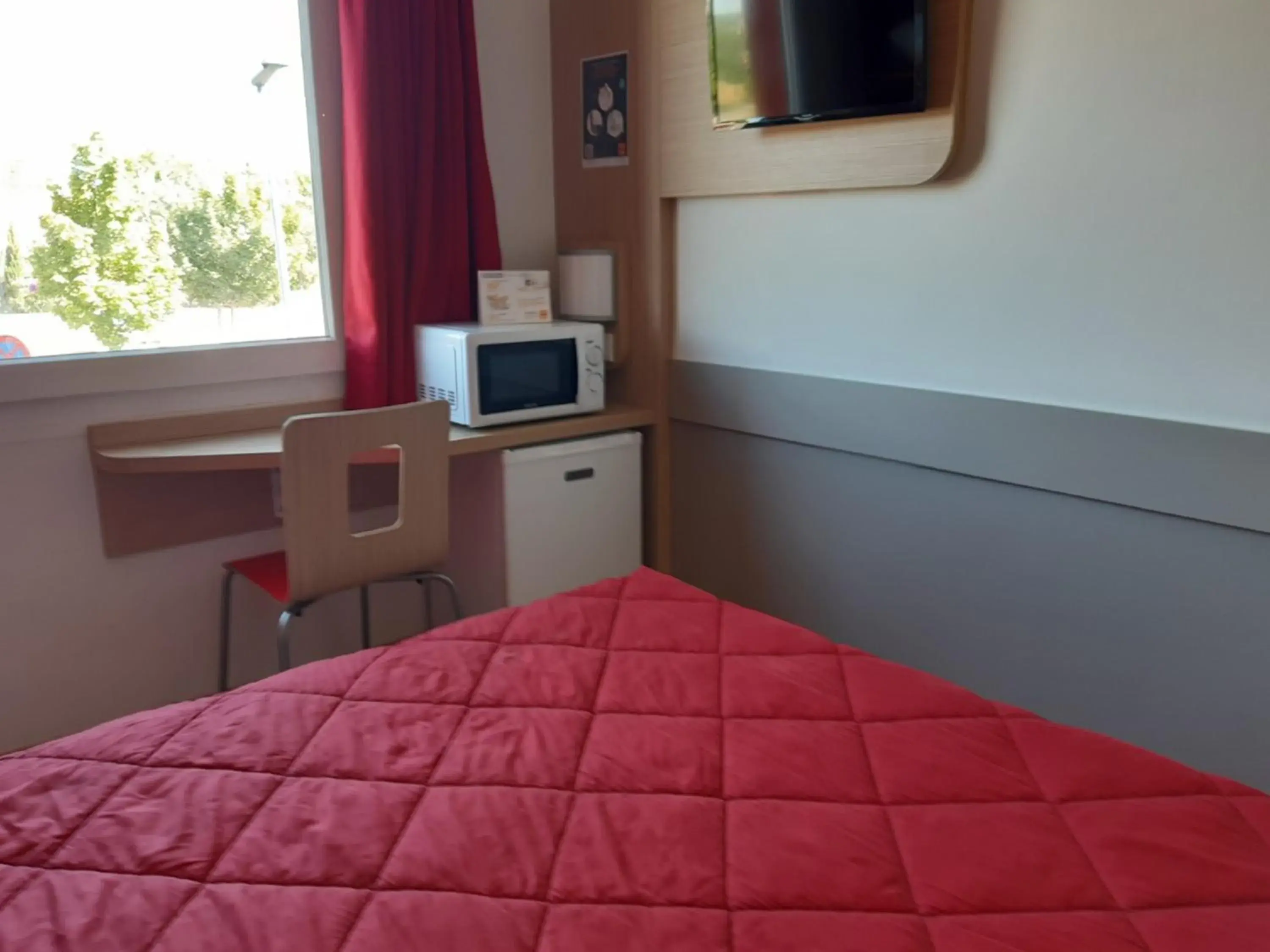 Standard Plus Room - 1 Double Bed 1 Single Bed in Premiere Classe Reims Nord - Bétheny Standard Plus Room - 1 Double Bed 1 Single Bed in Premiere Classe Reims Nord - Bétheny
