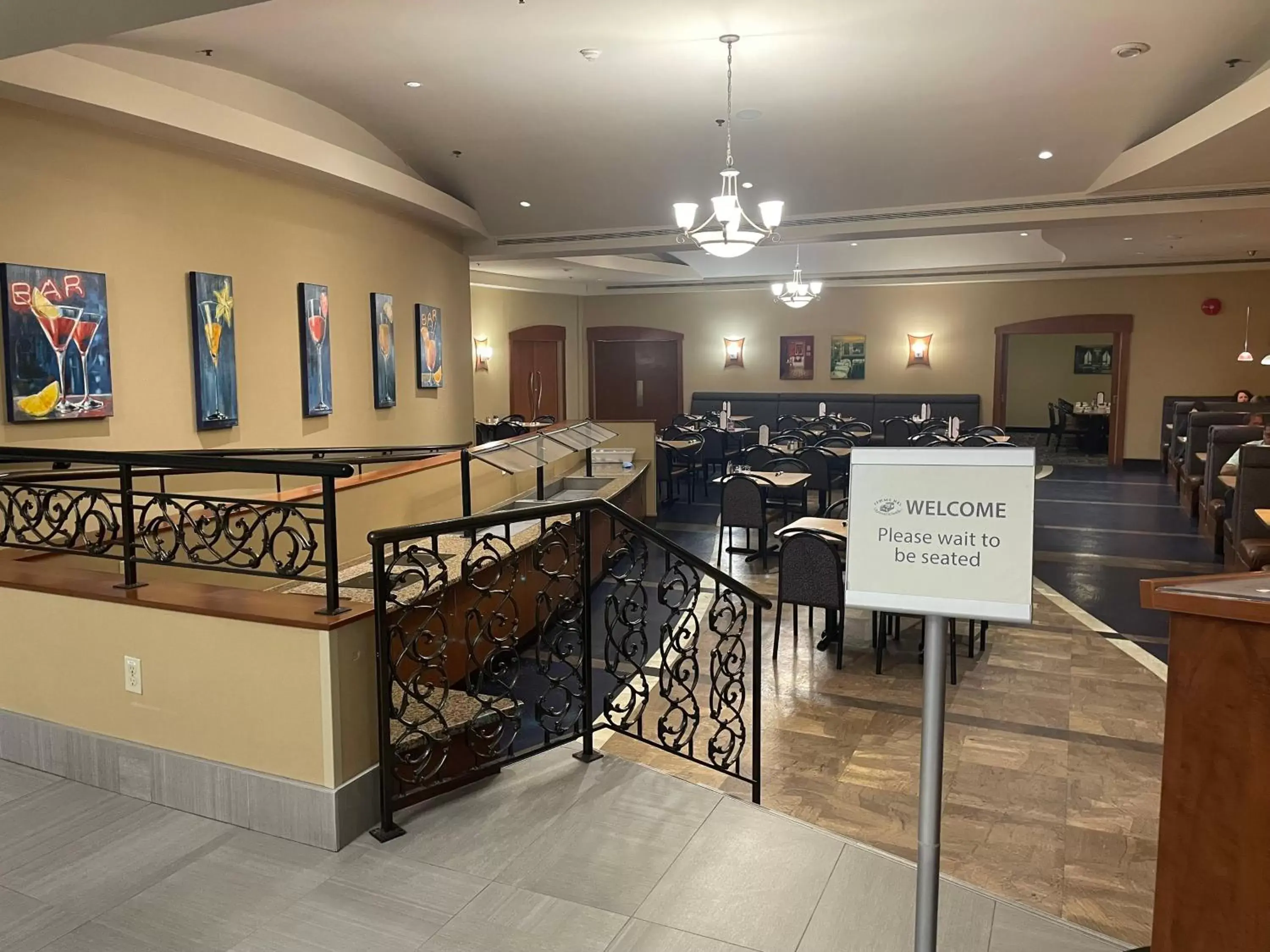 Restaurant/places to eat in Victoria Inn Hotel and Convention Center Winnipeg