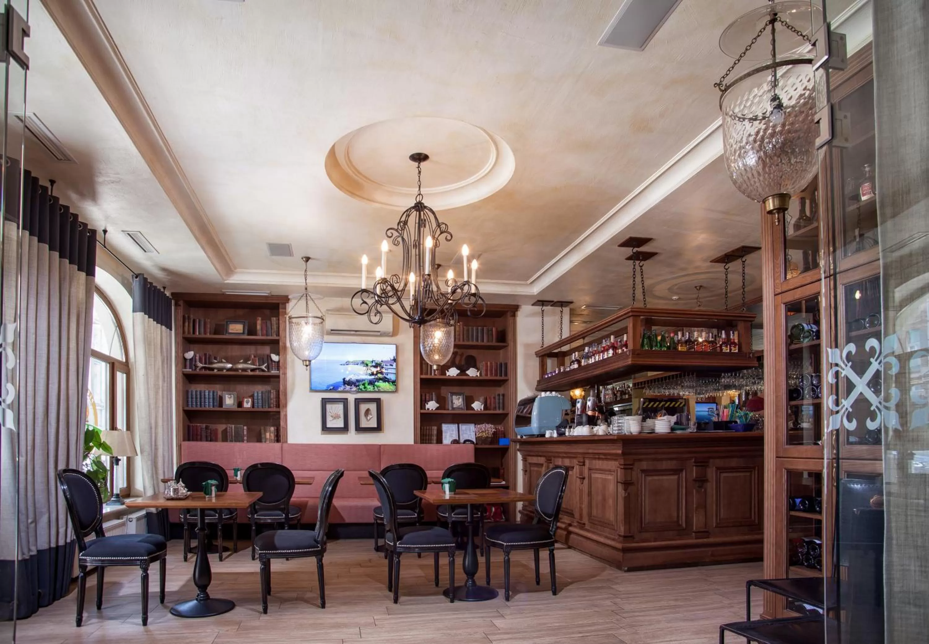 Lounge or bar in Boutique Hotel Palais Royal