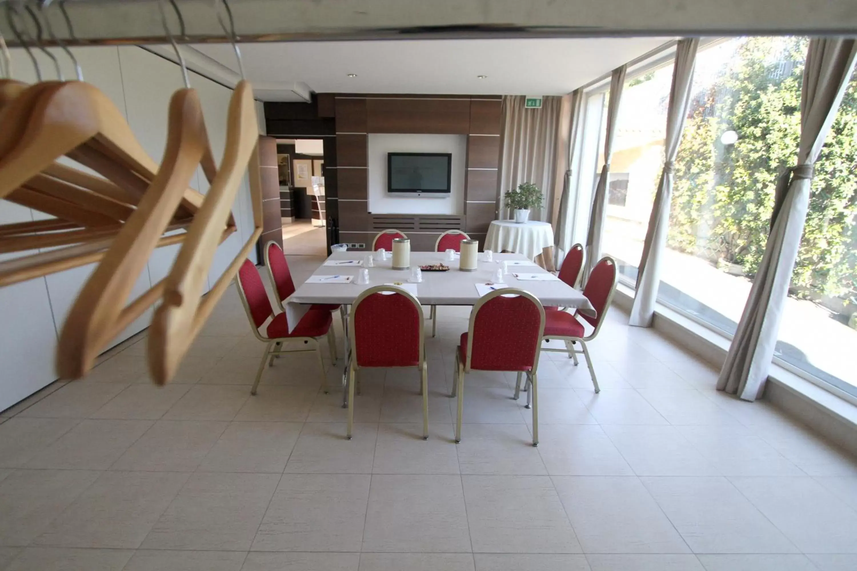 Business facilities in Poggio Hotel