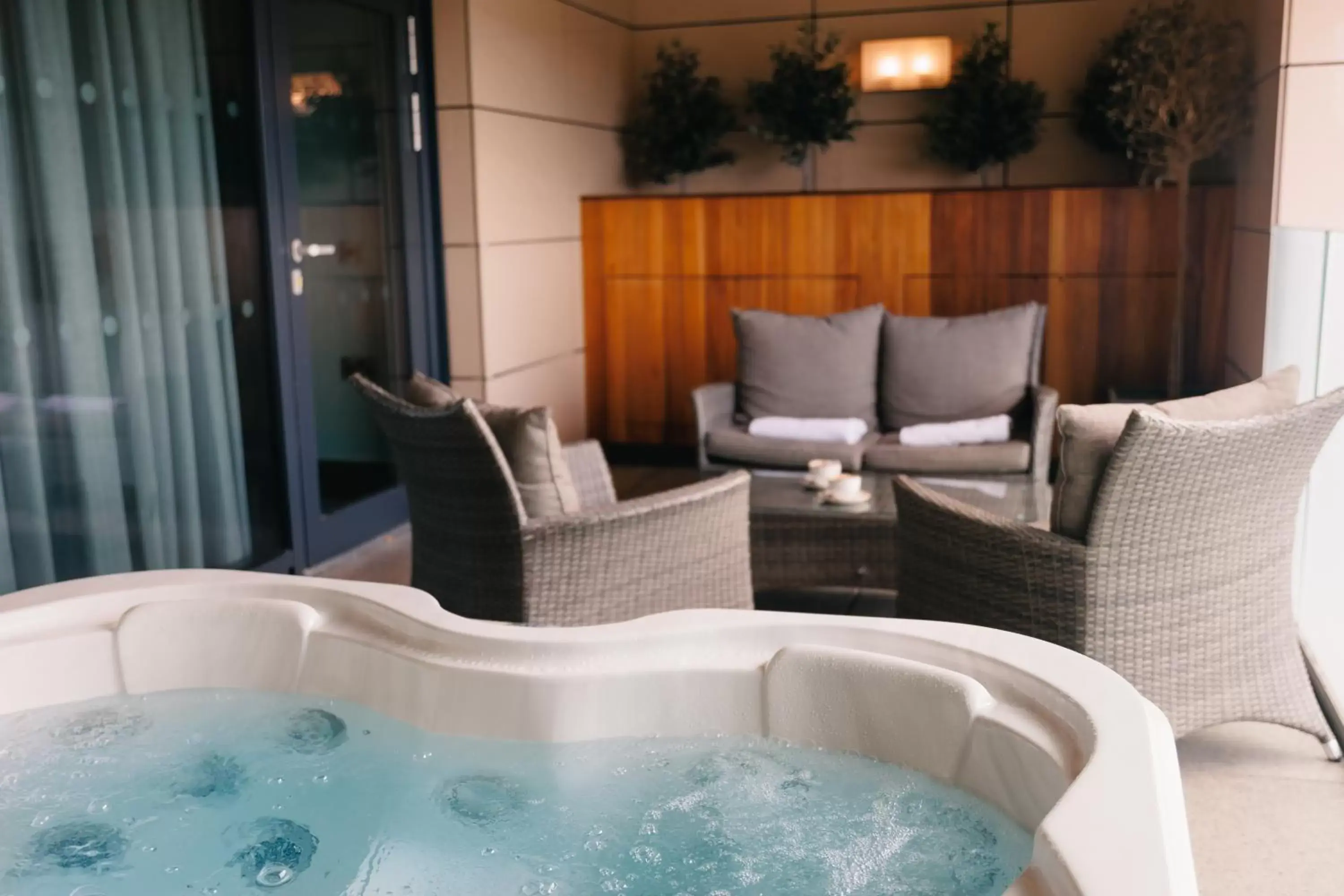 Hot Tub in Casa Hotel