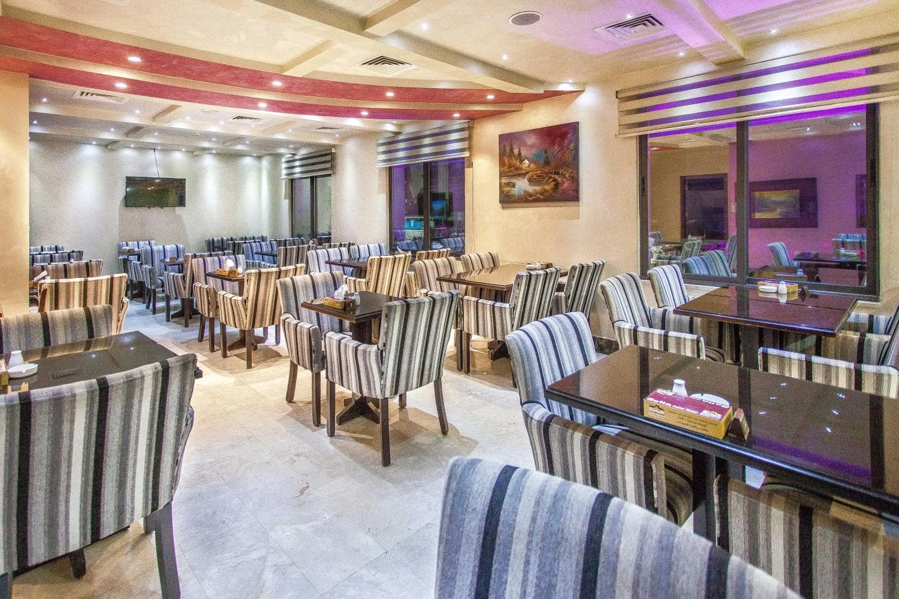 Restaurant/Places to Eat in Sofia Suites Hotel