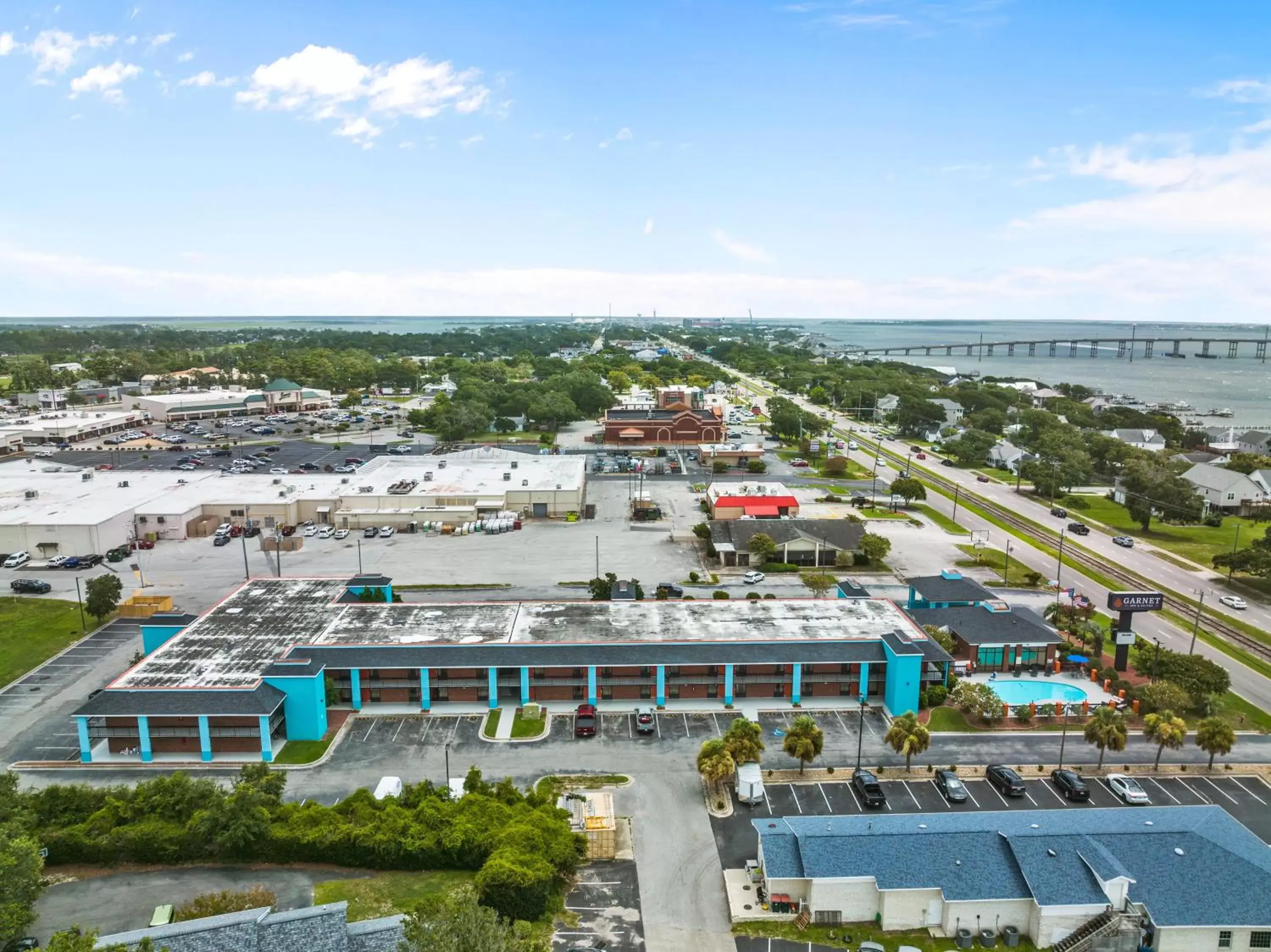 Bird's eye view, Bird's-eye View in Garnet Inn & Suites, Morehead City near Atlantic Beach