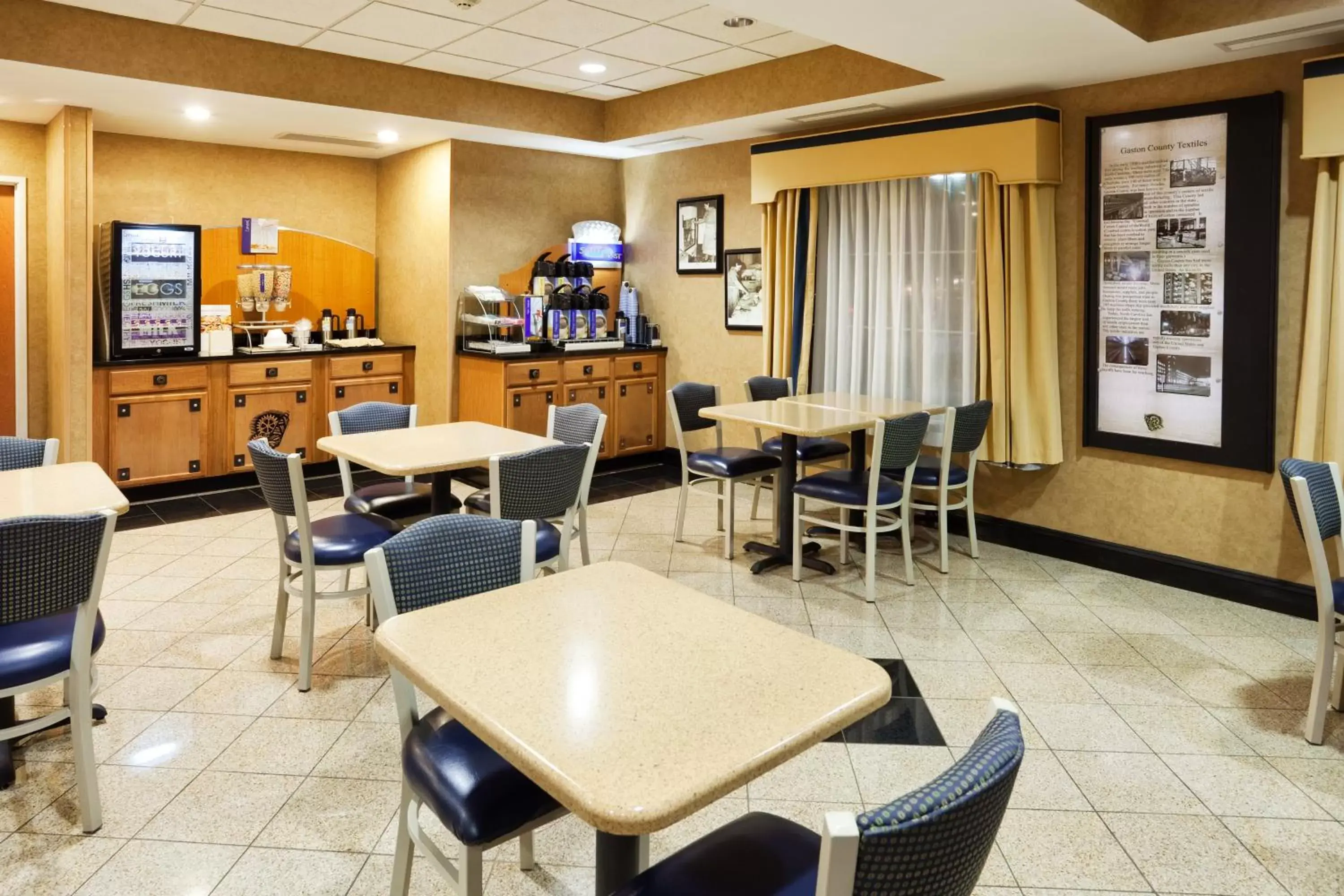 Breakfast, Restaurant/Places to Eat in Holiday Inn Express Charlotte West - Gastonia, an IHG Hotel