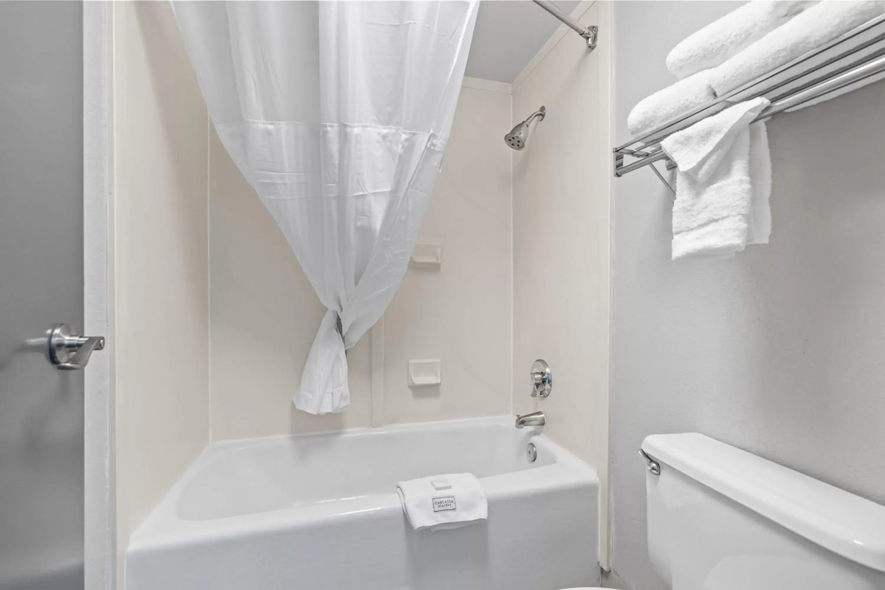 Bathroom in Red Lion Inn & Suites Deschutes River - Bend