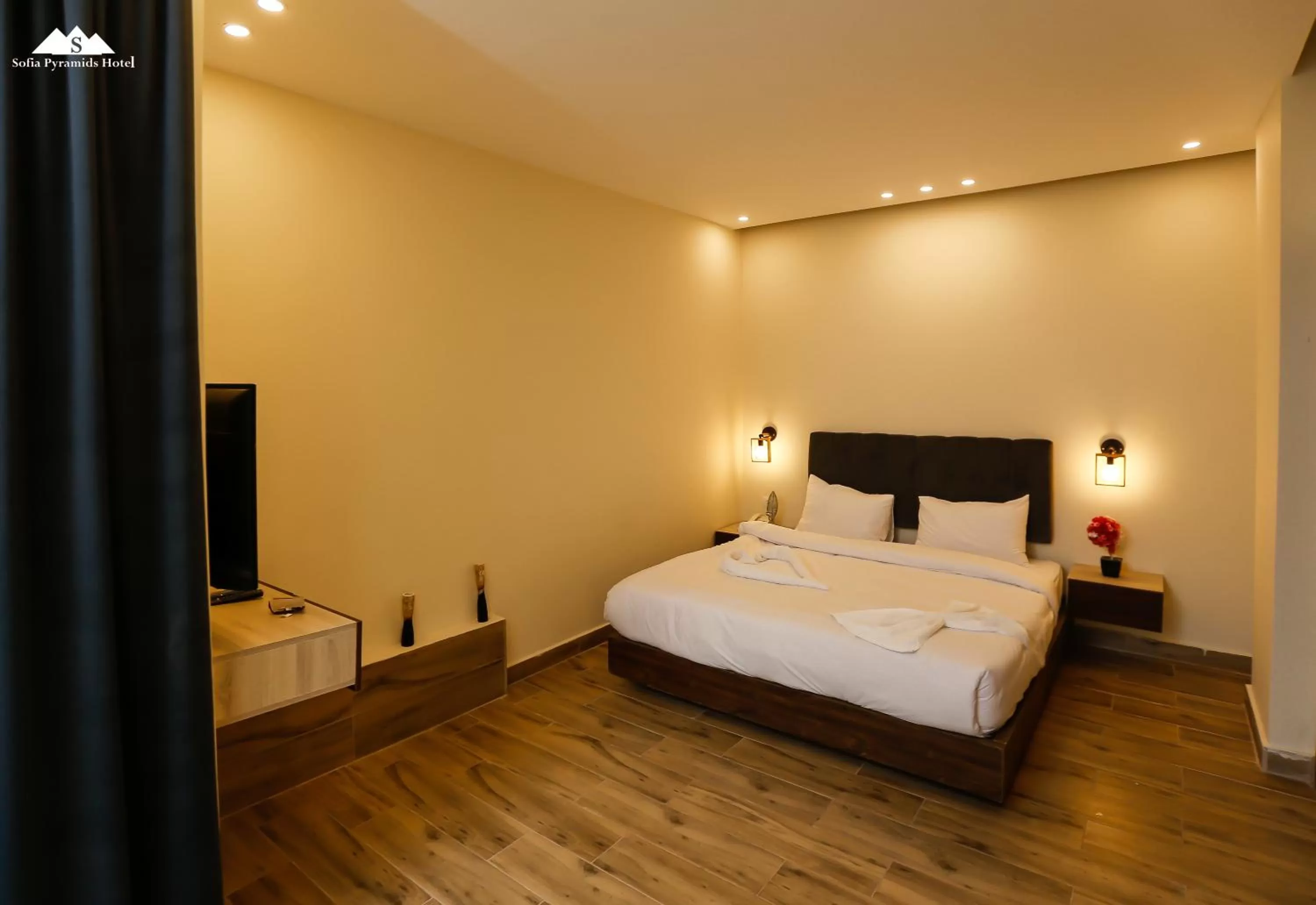 Bed in Sofia Pyramids Hotel